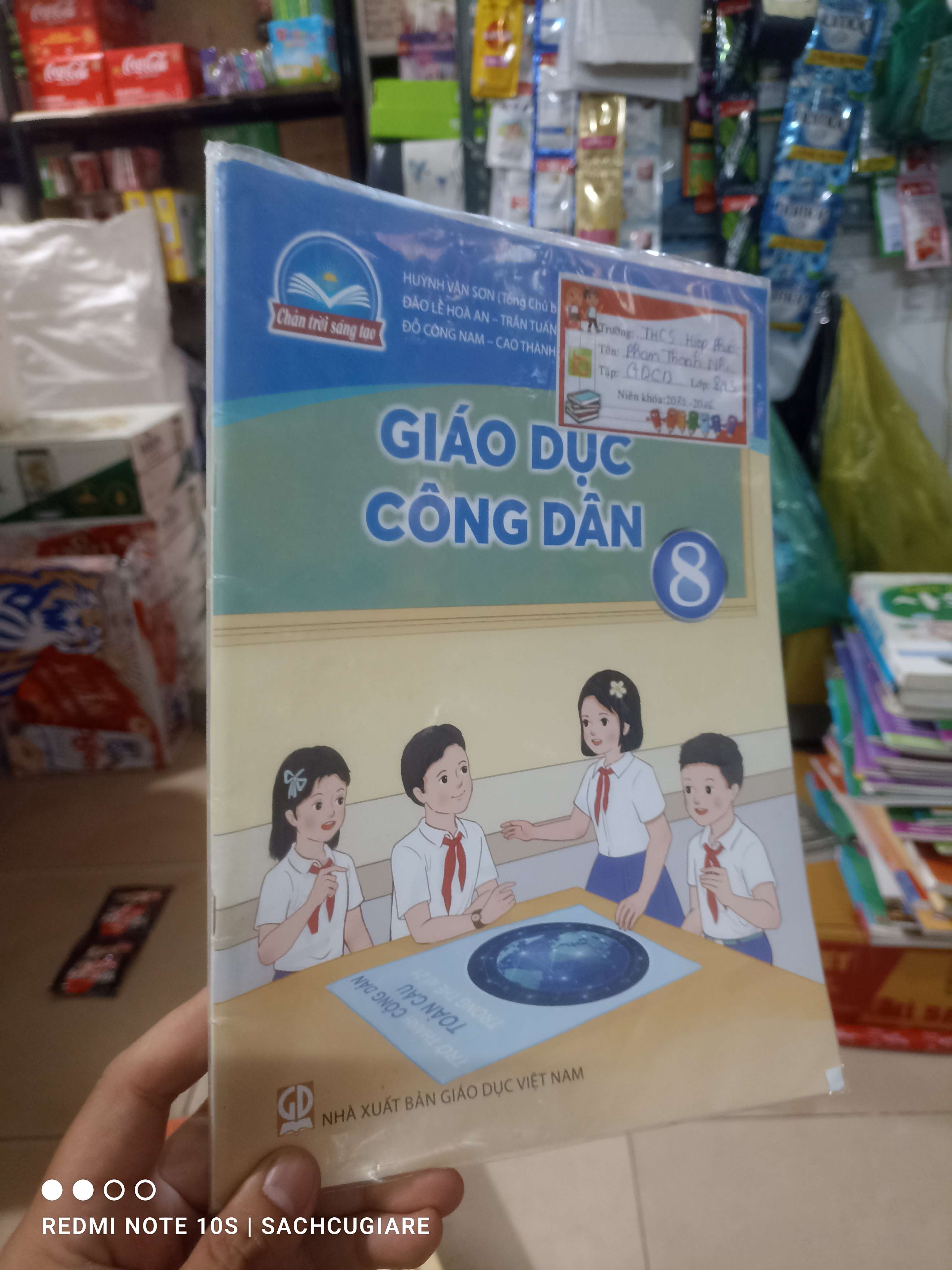 Giáo dúc công dân lớp 8 (Chân trời sáng tạo) Giáo khoa HCM2702