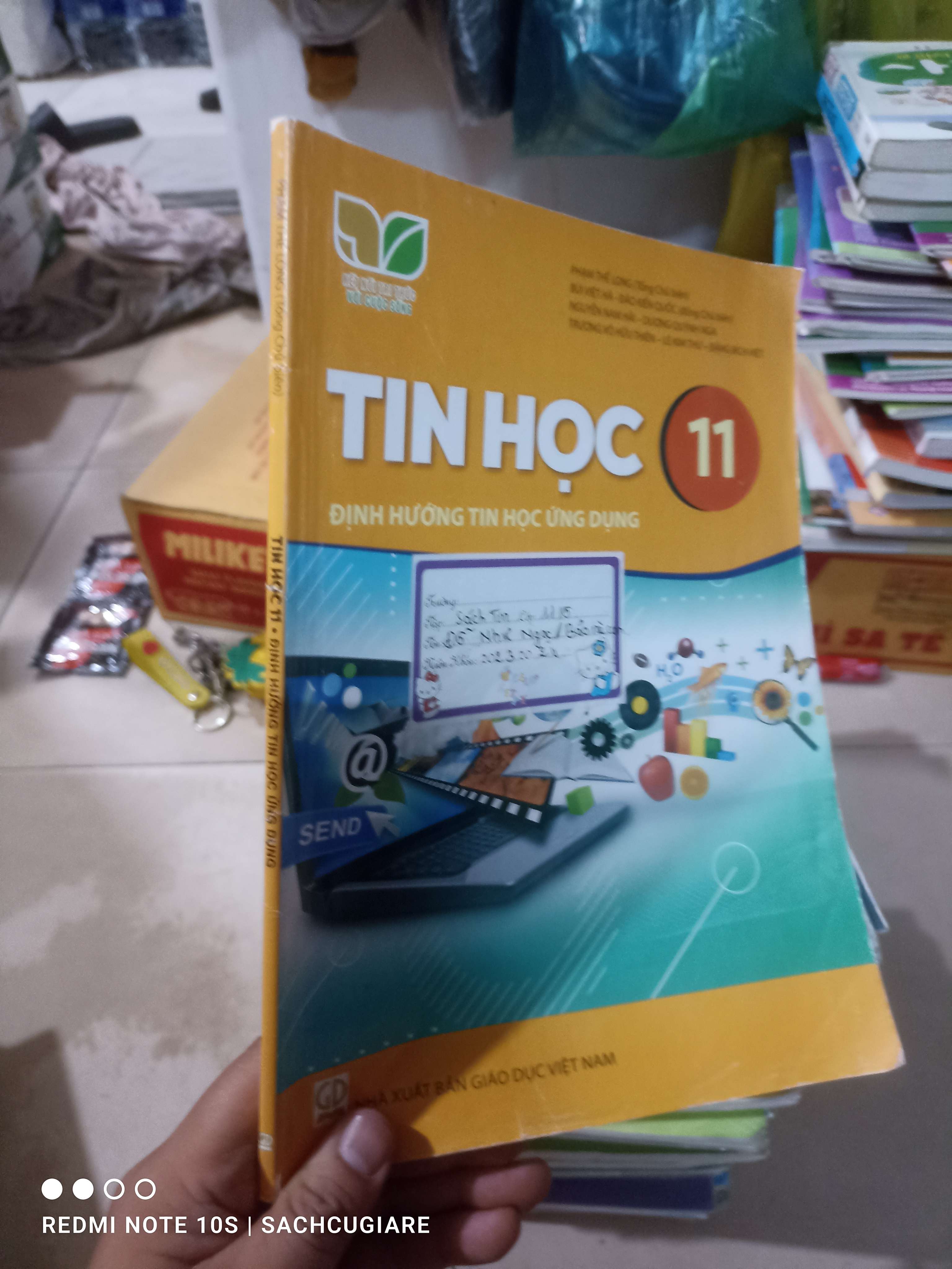 Tin học định hướng tin học ứng dụng lớp 11 (Kết nối tri thức và cuộc sống) Giáo khoa HCM2702