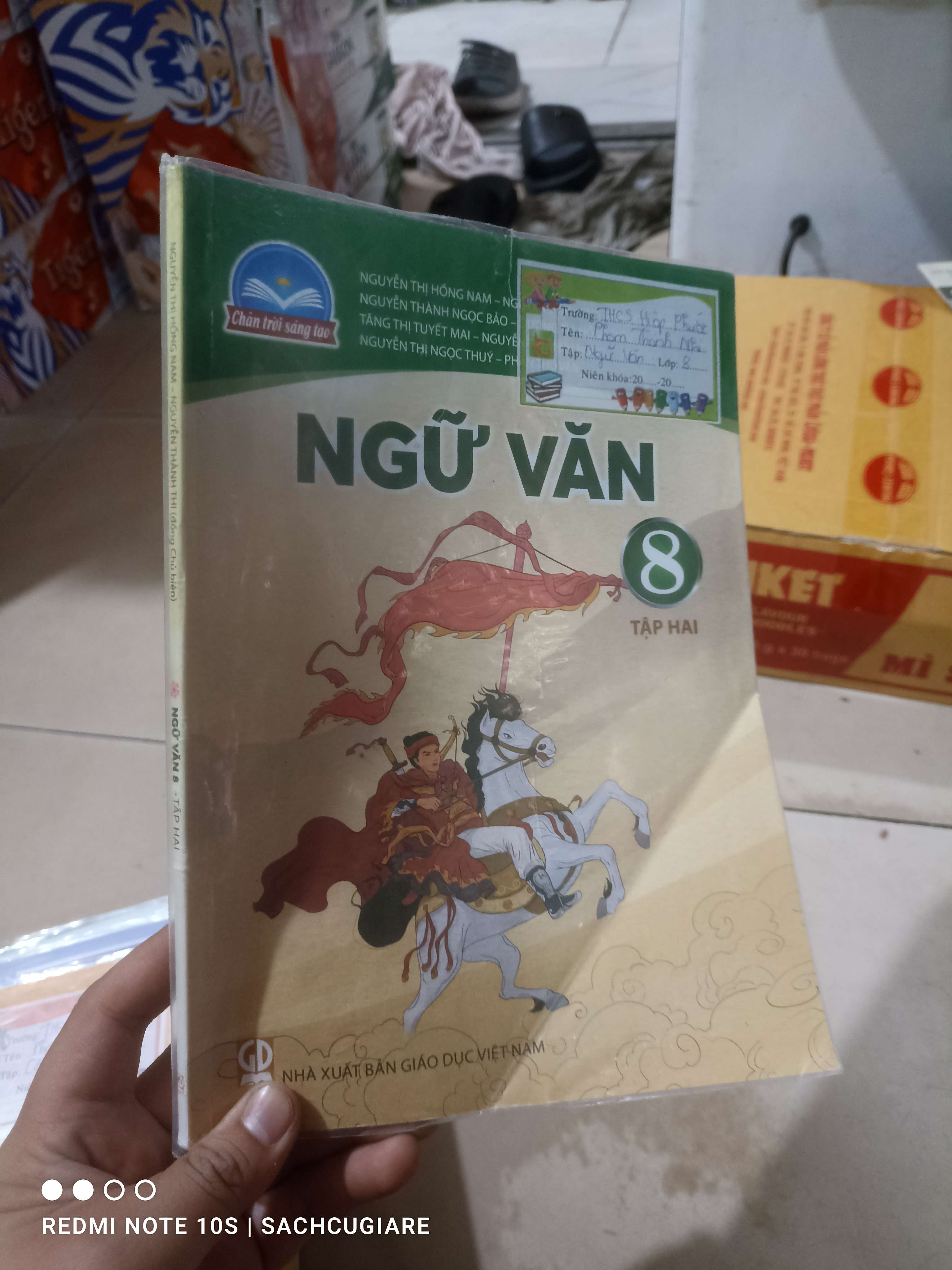 Ngữ văn lớp 8 tập 2 (Chân trời sáng tạo) Giáo khoa HCM2702