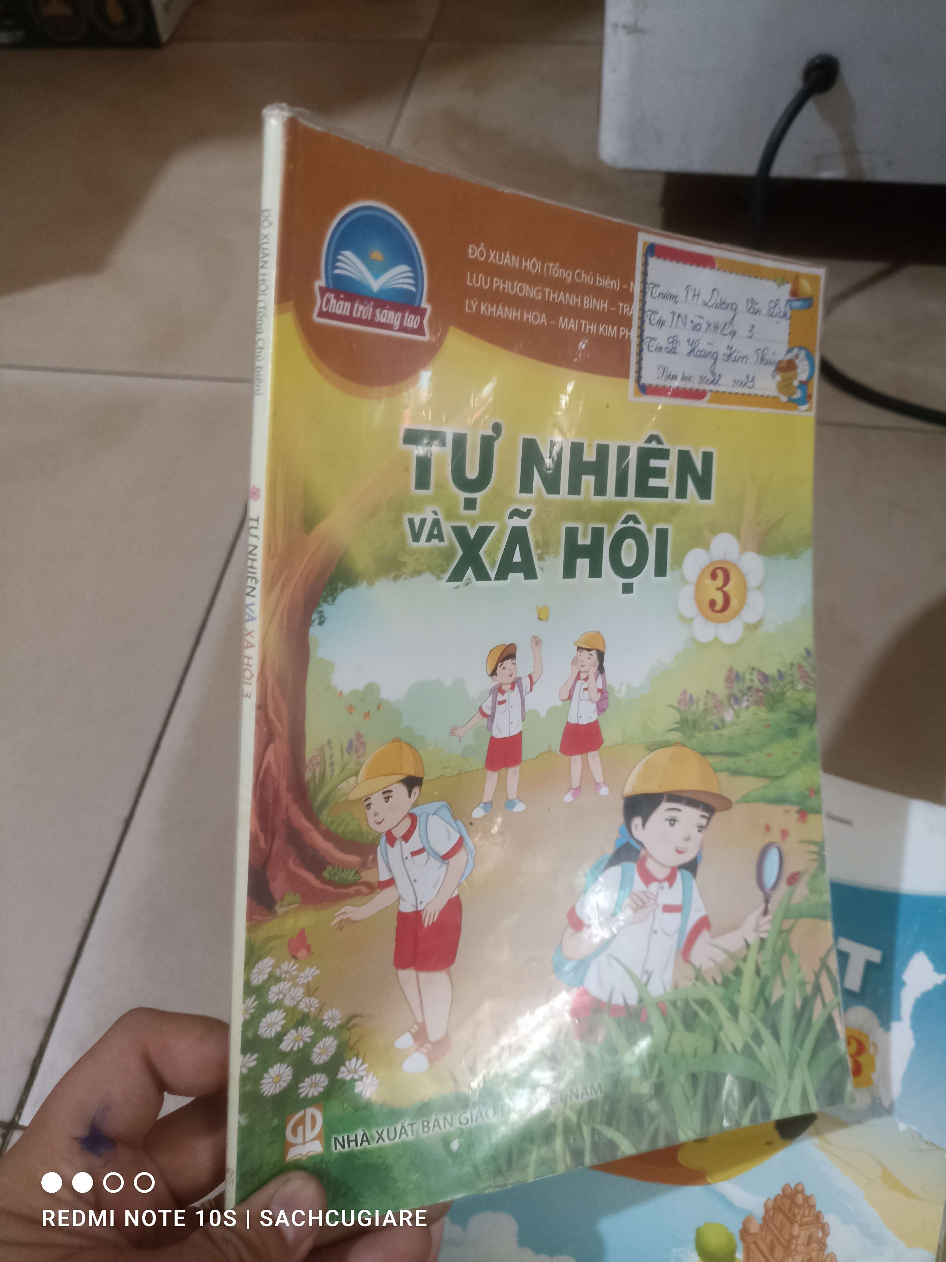 Tự nhiên và xã hội lớp 3 (Chân trời sáng tạo) Giáo khoa HCM2702