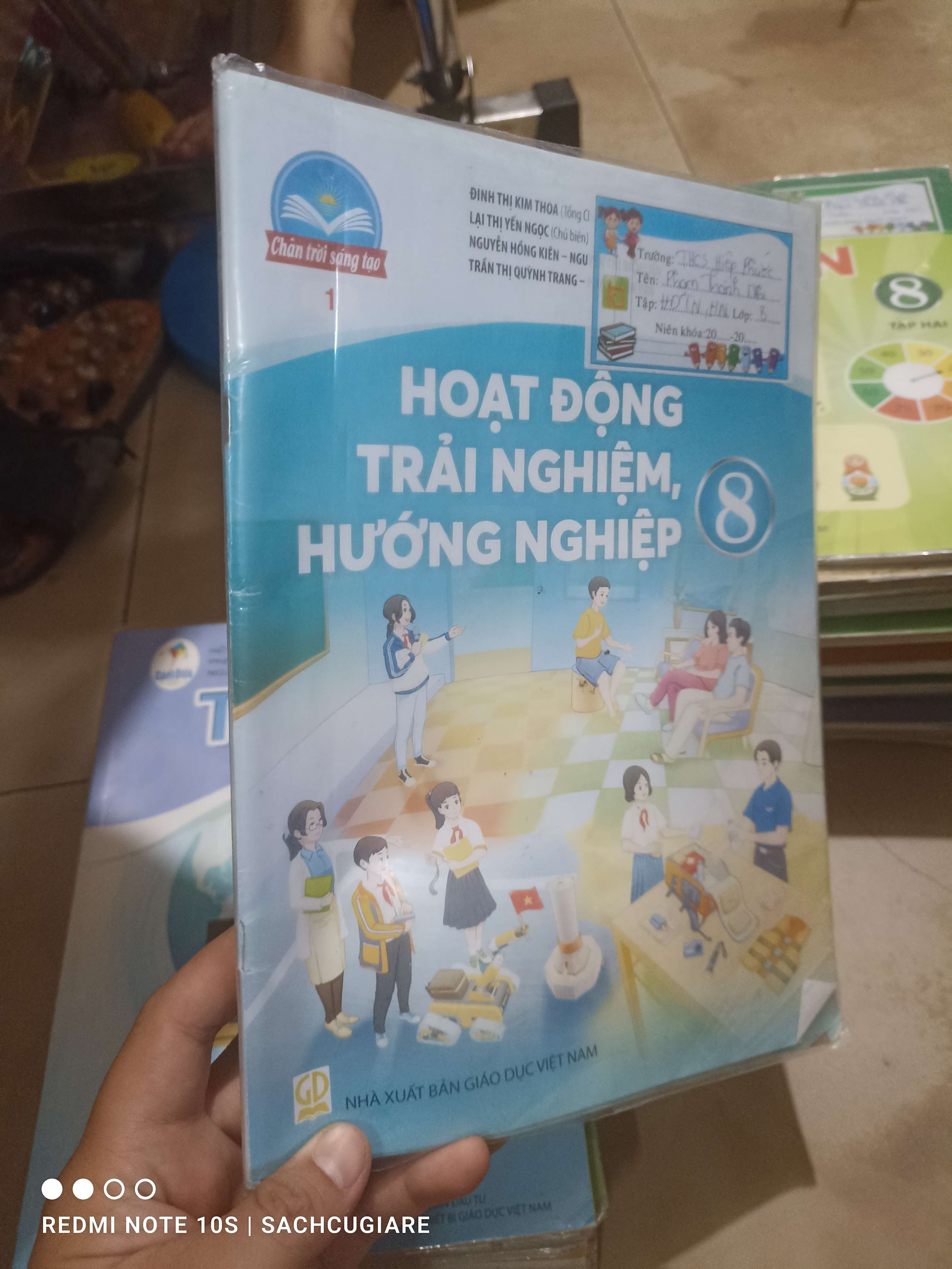 hoạt động trải hướng nghiệp lớp 8 (Chân trời sáng tạo) Giáo khoa HCM2702