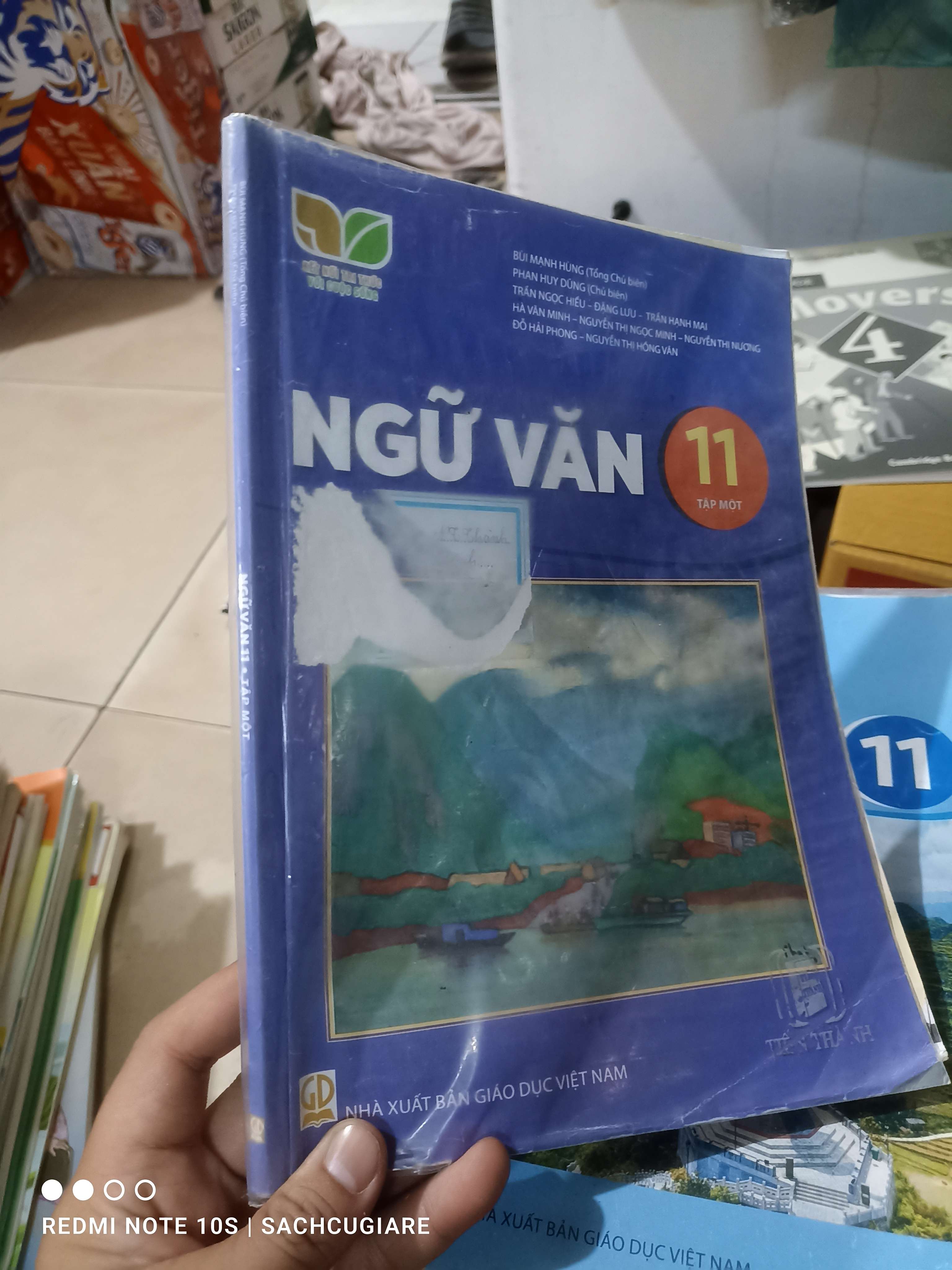 Ngữ văn lớp 11 tập 1 (Kết nối tri thức và cuộc sống) Giáo khoa HCM2702