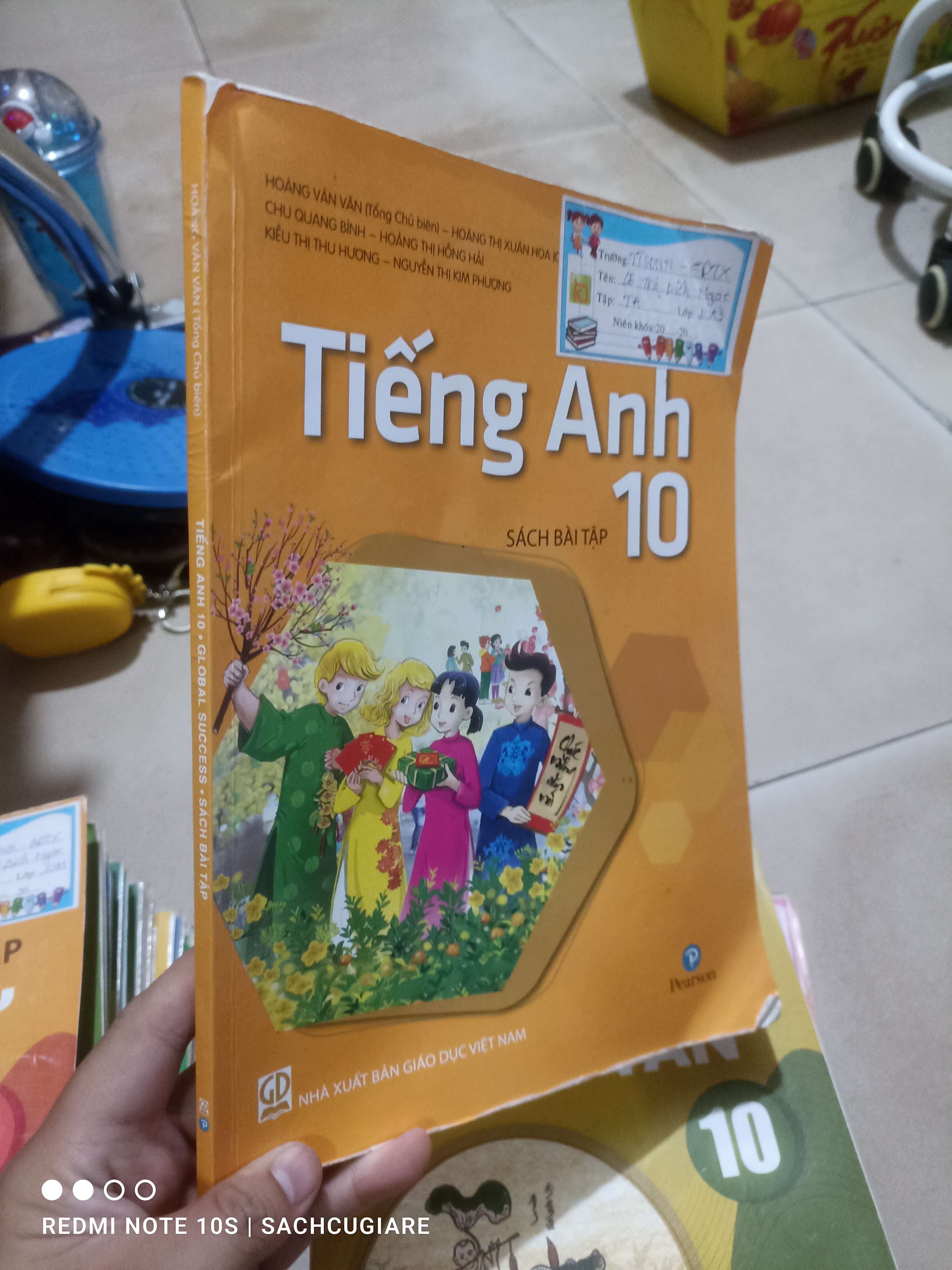 Tiếng Anh lớp 10 sách bài tập Pearson Giáo khoa HCM2702