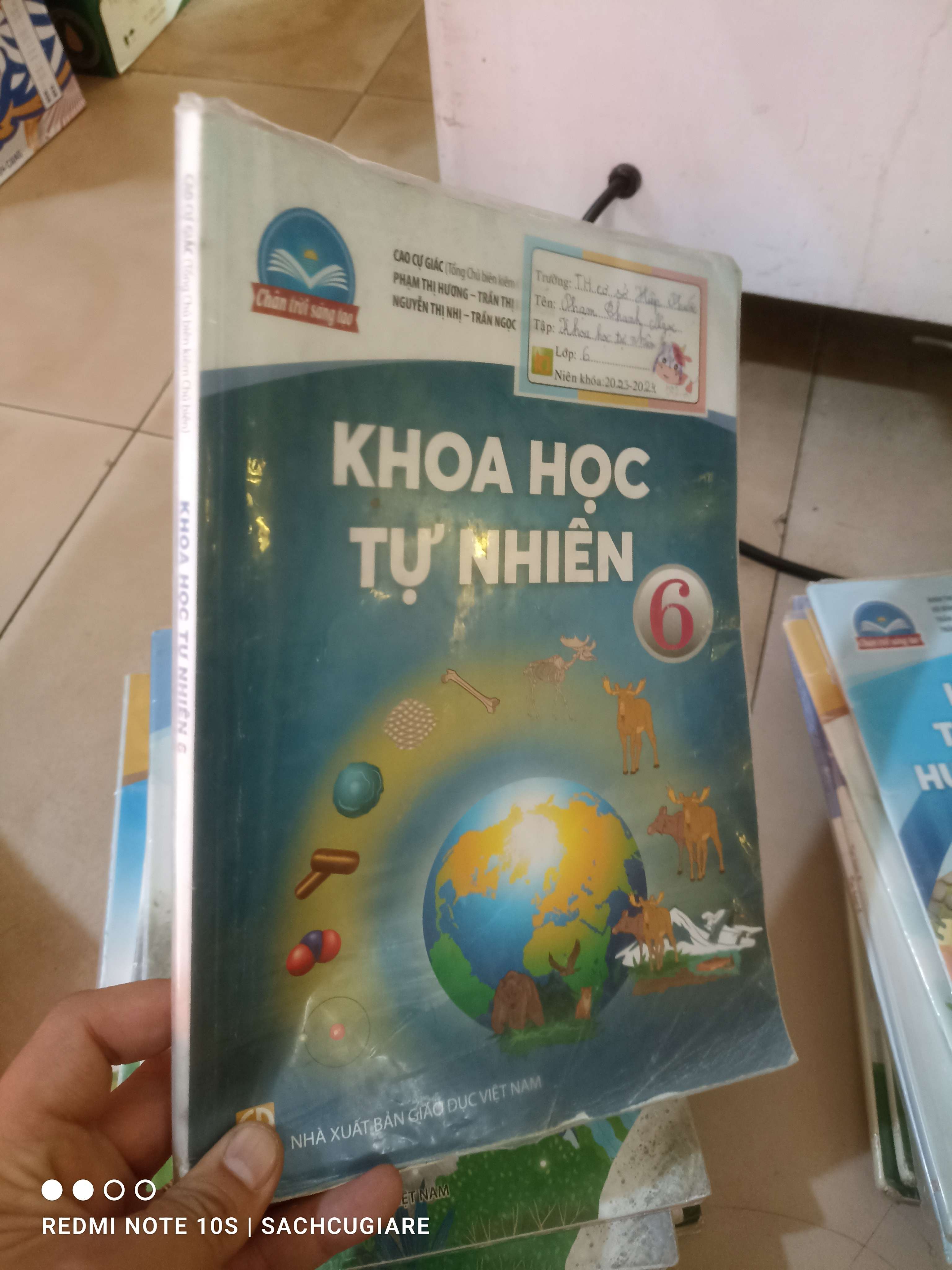Khoa học tự nhiên lớp 6 (Chân trời sáng tạo) Giáo khoa HCM2702