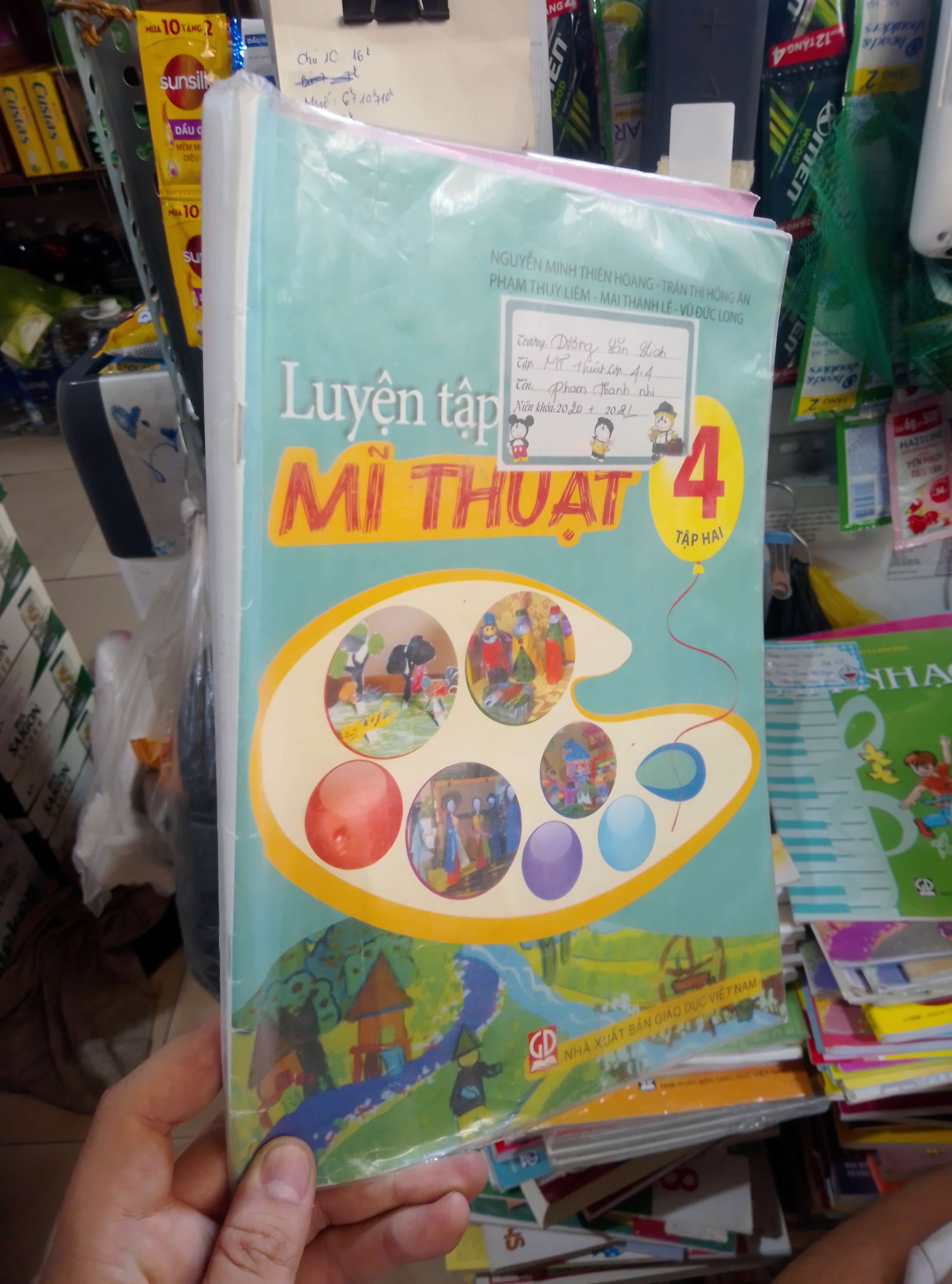 Luyện tập mĩ thuật 4 tập hai 2020 mới 80% Giáo khoa HCM2702