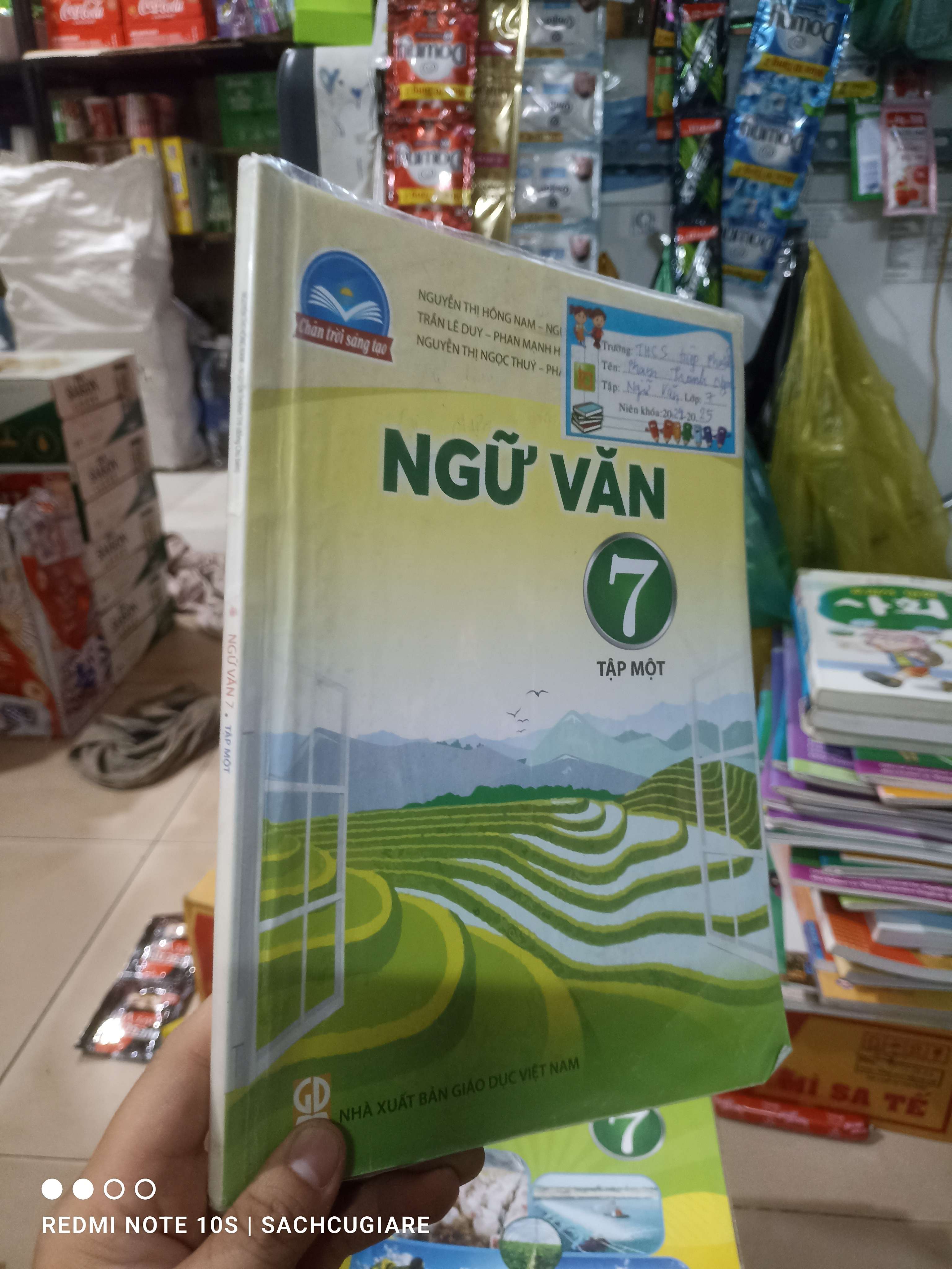 Ngữ văn lớp 7 tập 1 (Chân trời sáng tạo) Giáo khoa HCM2702