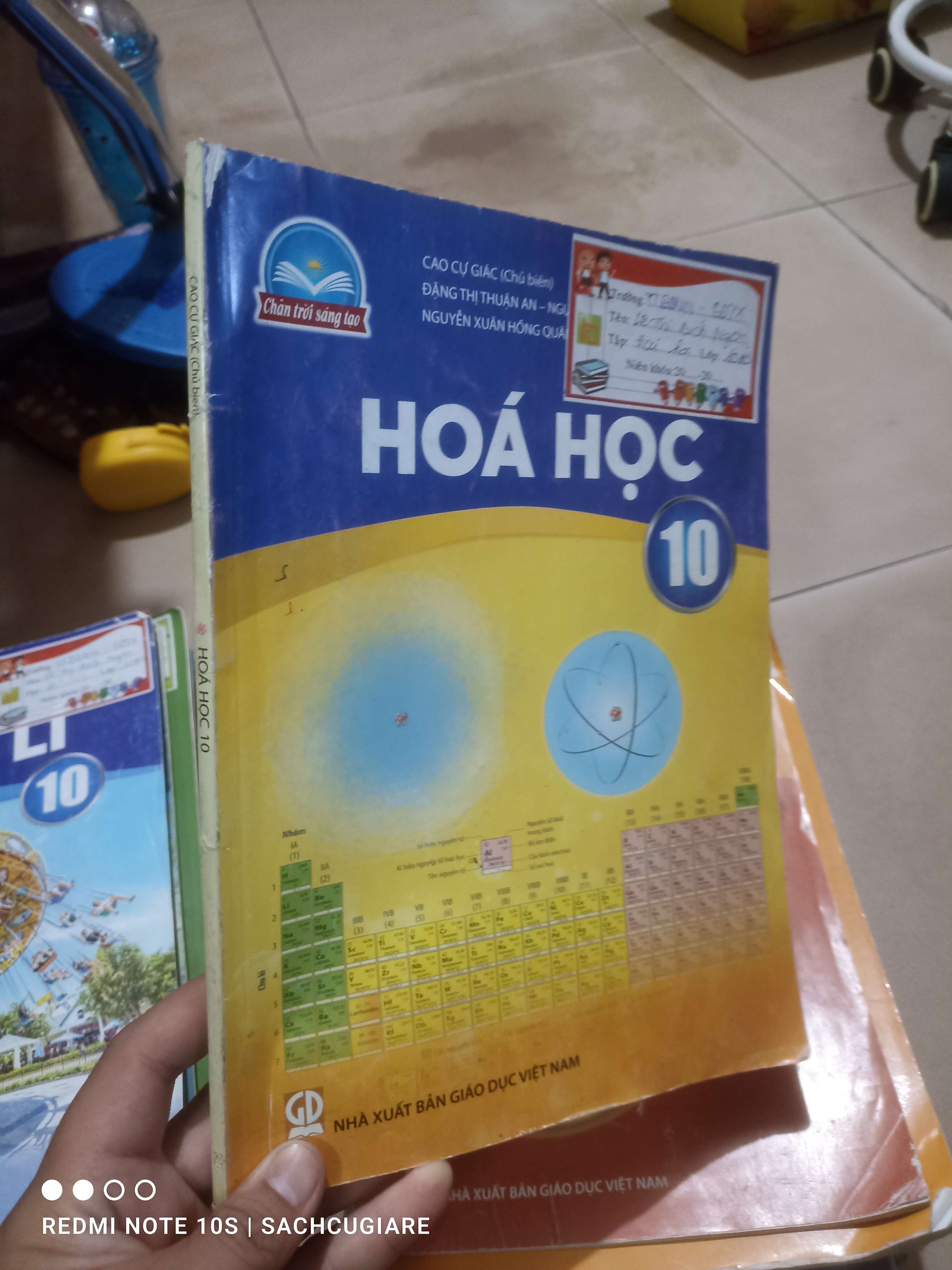Hoá học lớp 10 (Chân trời sáng tạo) Giáo khoa HCM2702