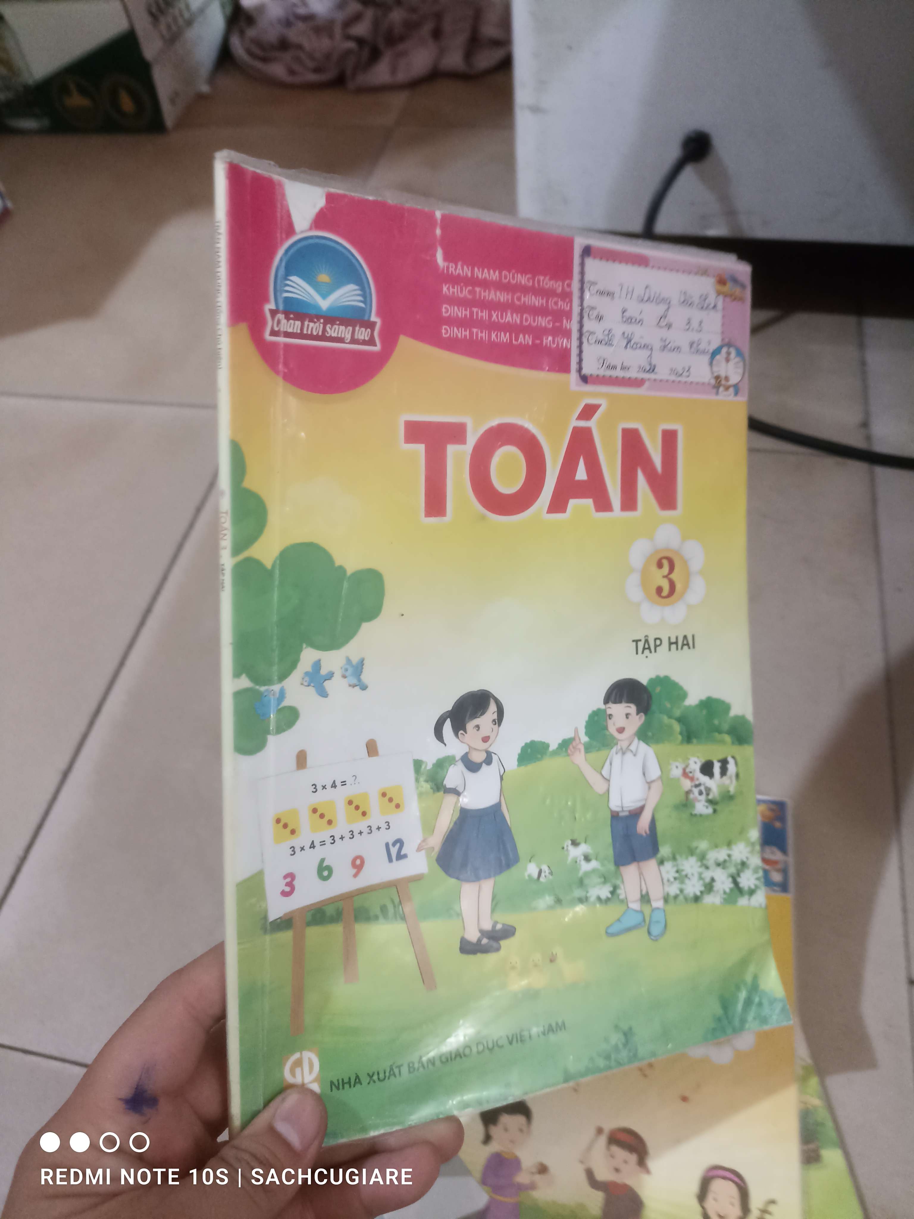 Toán lớp 3 tập hai (Chân trời sáng tạo) Giáo khoa HCM2702