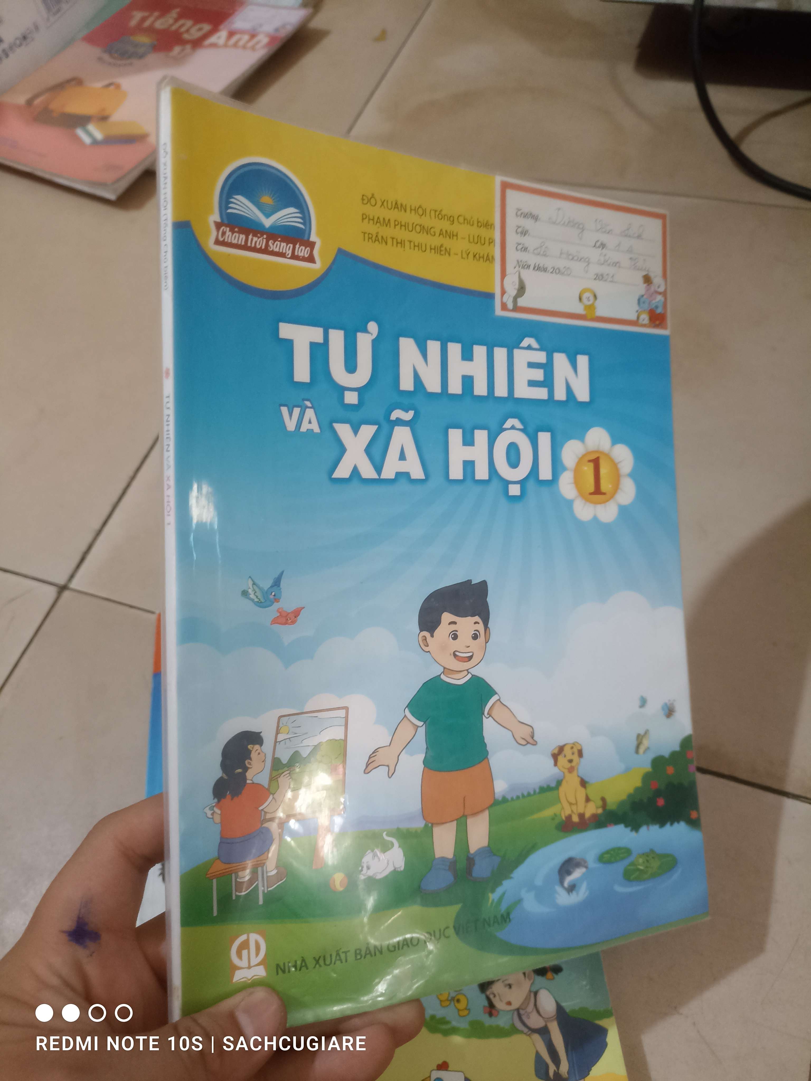 Tự nhiên và xã hội lớp 1 (Chân trời sáng tạo) Giáo khoa HCM2702