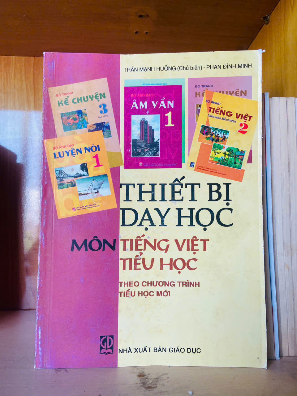 Thiết bị dạy học môn Tiếng Việt Tiểu Học Sách giáo khoa - giáo trình VAVO2702
