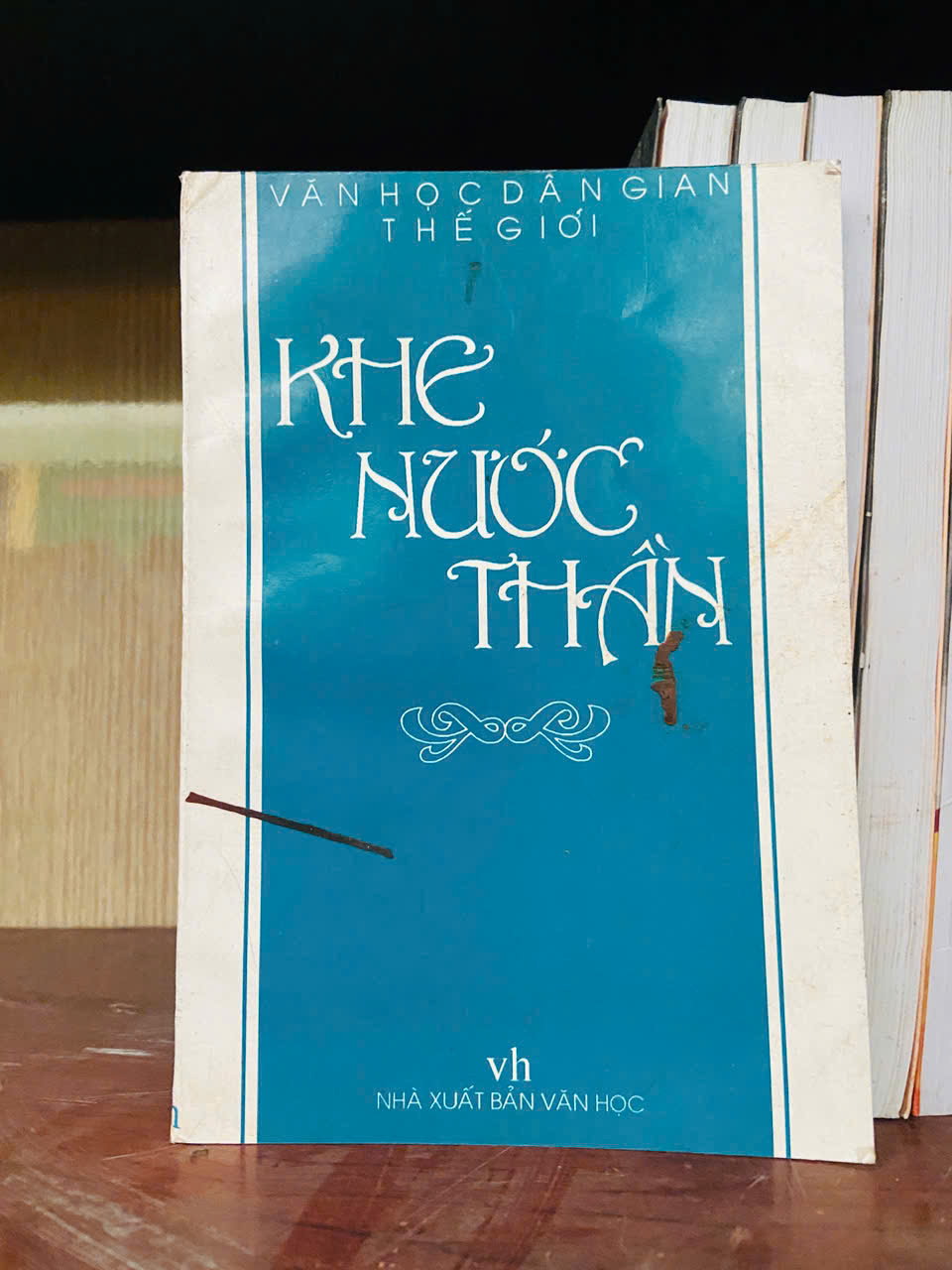 Khe nước thần Văn học nước ngoài VAVO2702