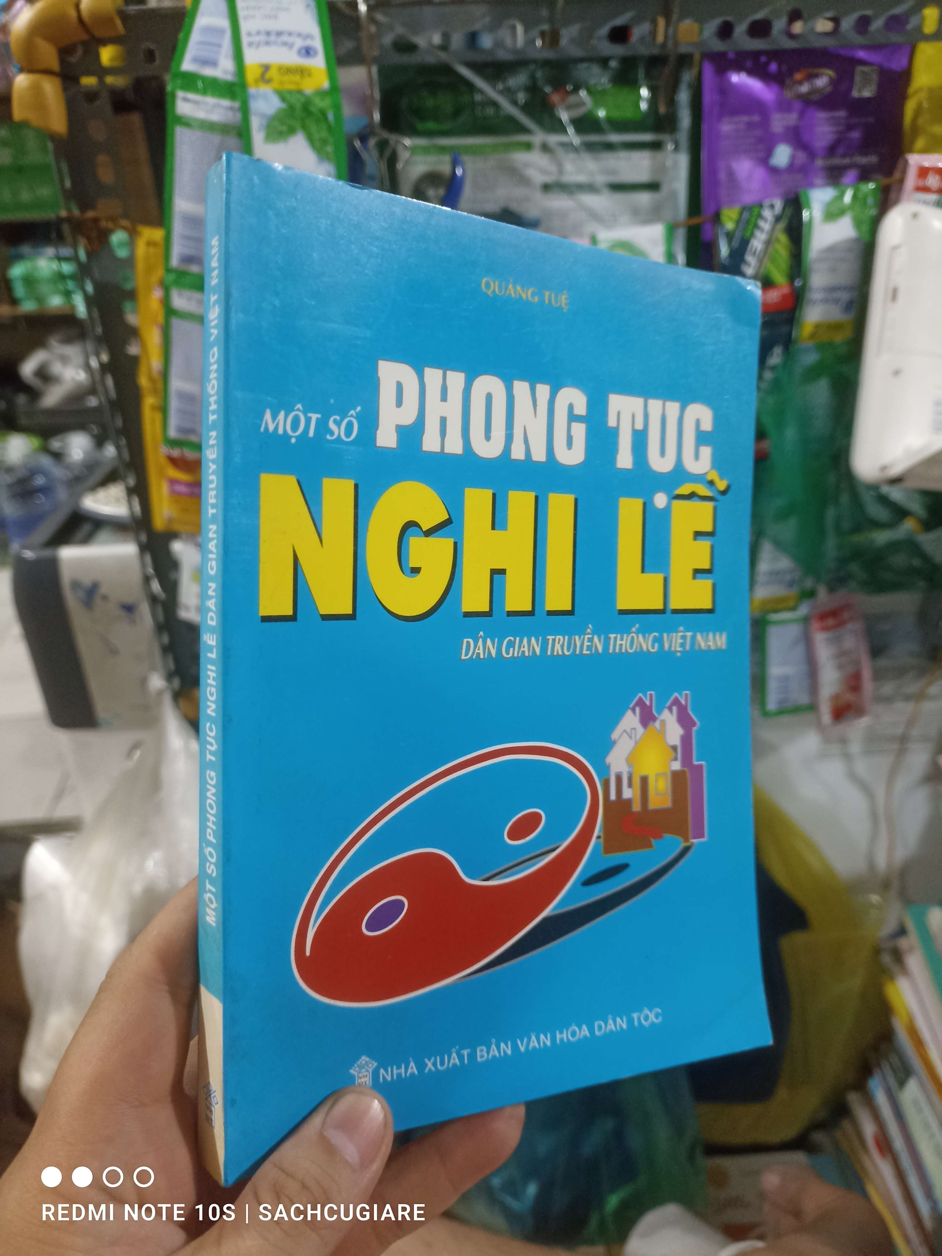 Một số phong tục nghi lễ dân gian truyền thống Việt Nam - Quảng Tuệ 2004 mới 80% ố Sách tôn giáo - tâm linh HCM2702 (NSX)