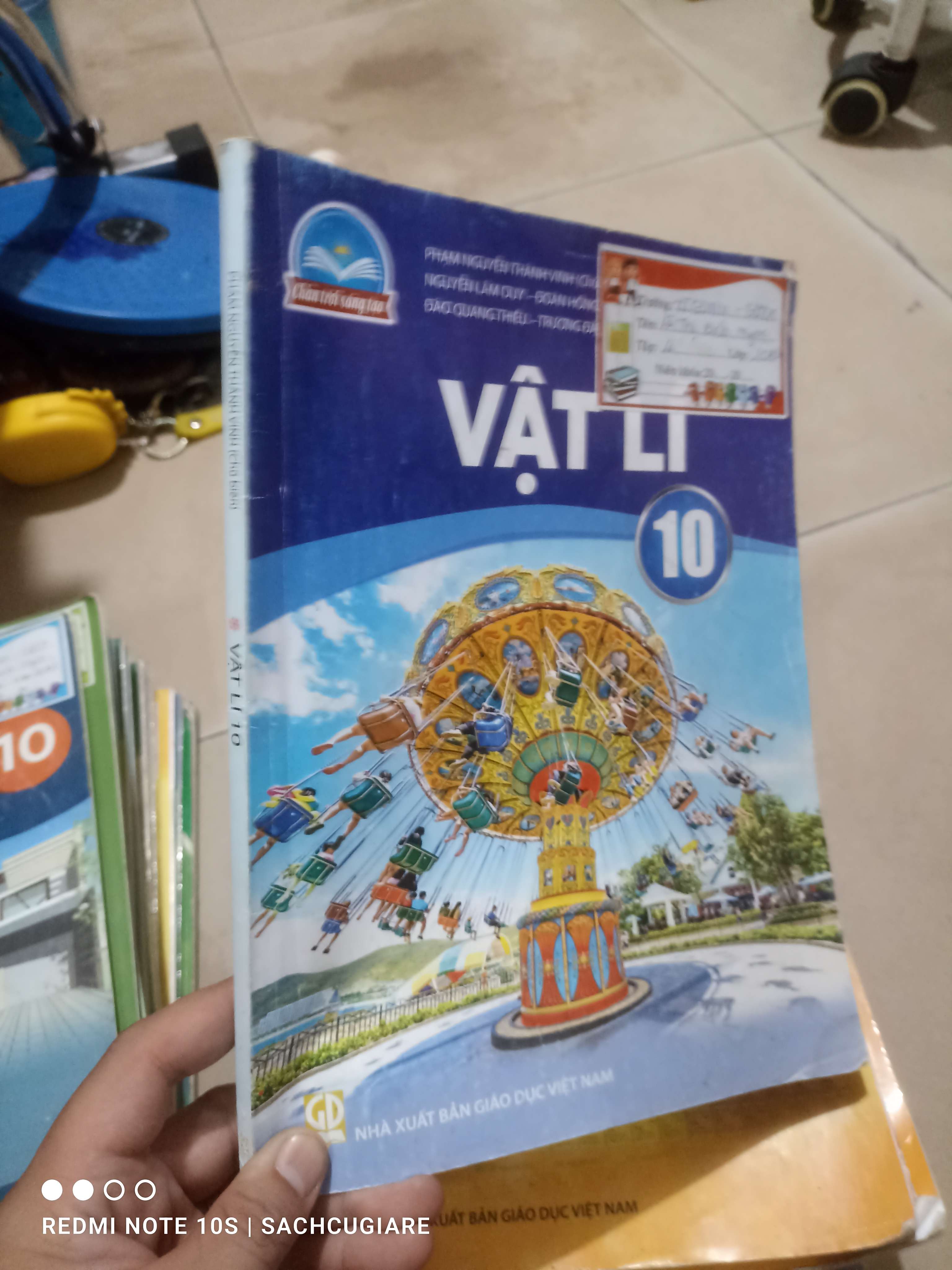 Vật lí lớp 10 (Chân trời sáng tạo) Giáo khoa HCM2702