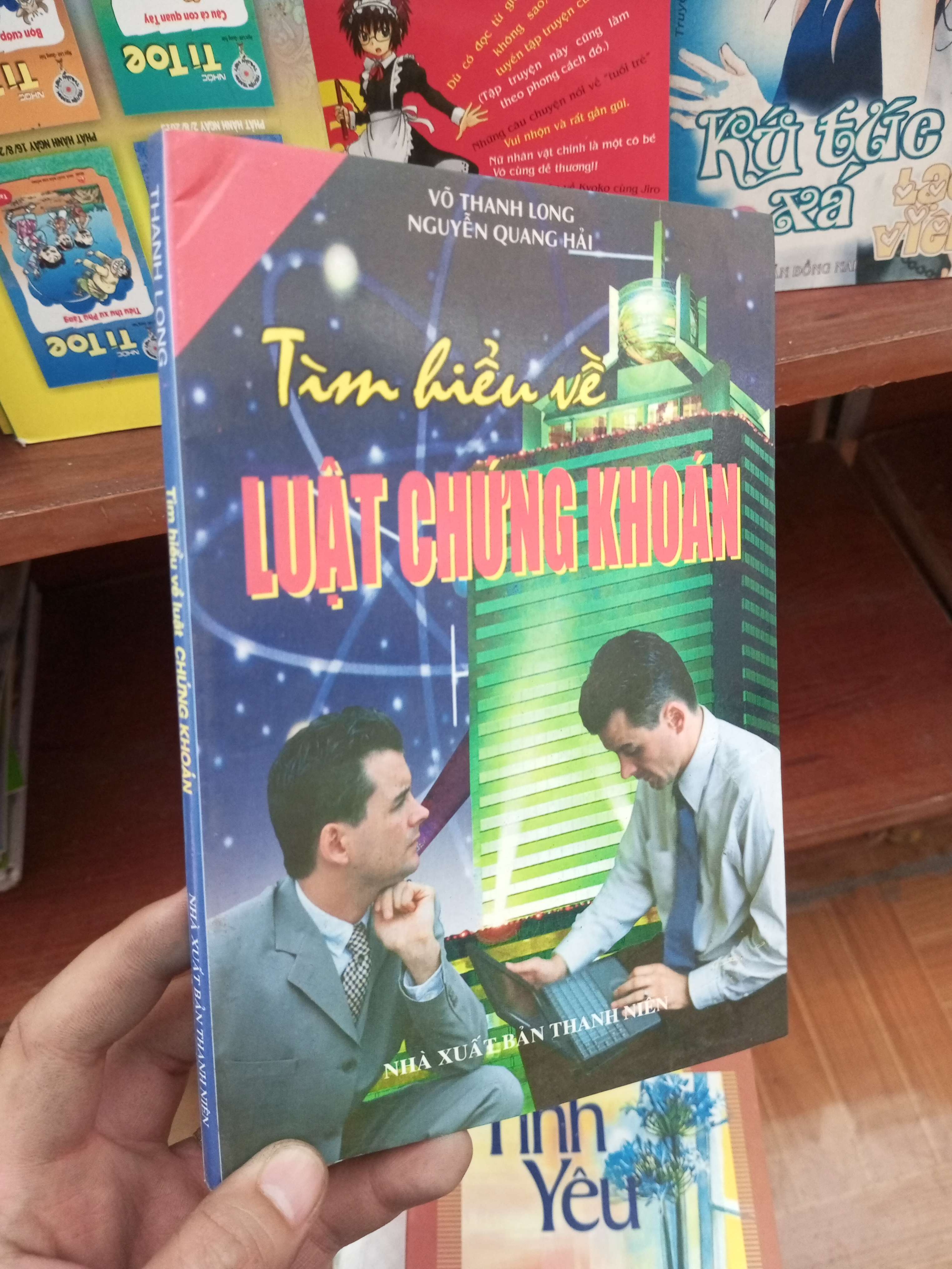 Tìm hiểu về luật chứng khoán - Thanh Long 2007 Sách kinh tế - tài chính - chứng khoán VAVO-AK19
