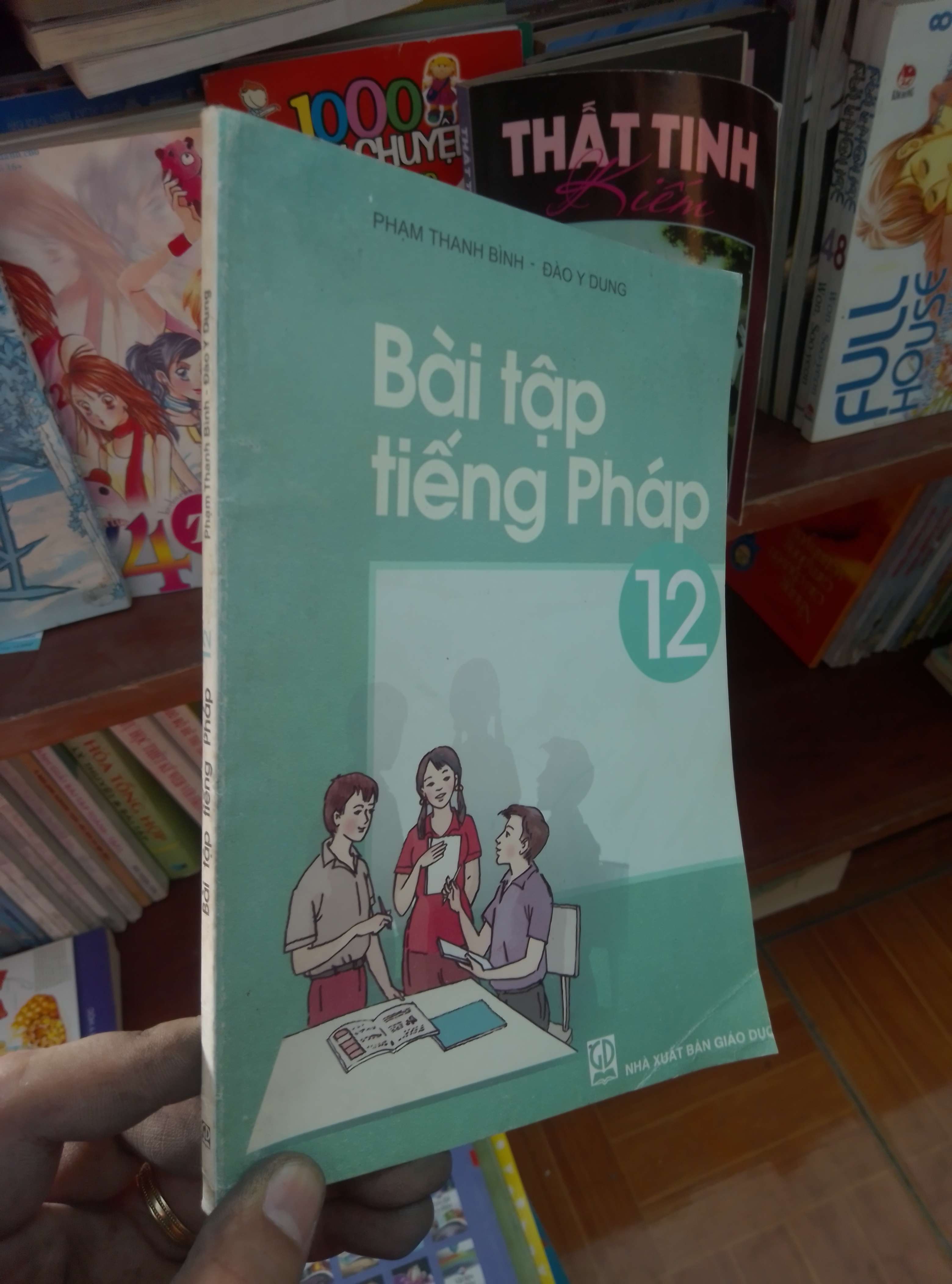 Bài tập tiếng Pháp 12 - Thanh Bình 2003 Giáo khoa VAVO-AK19