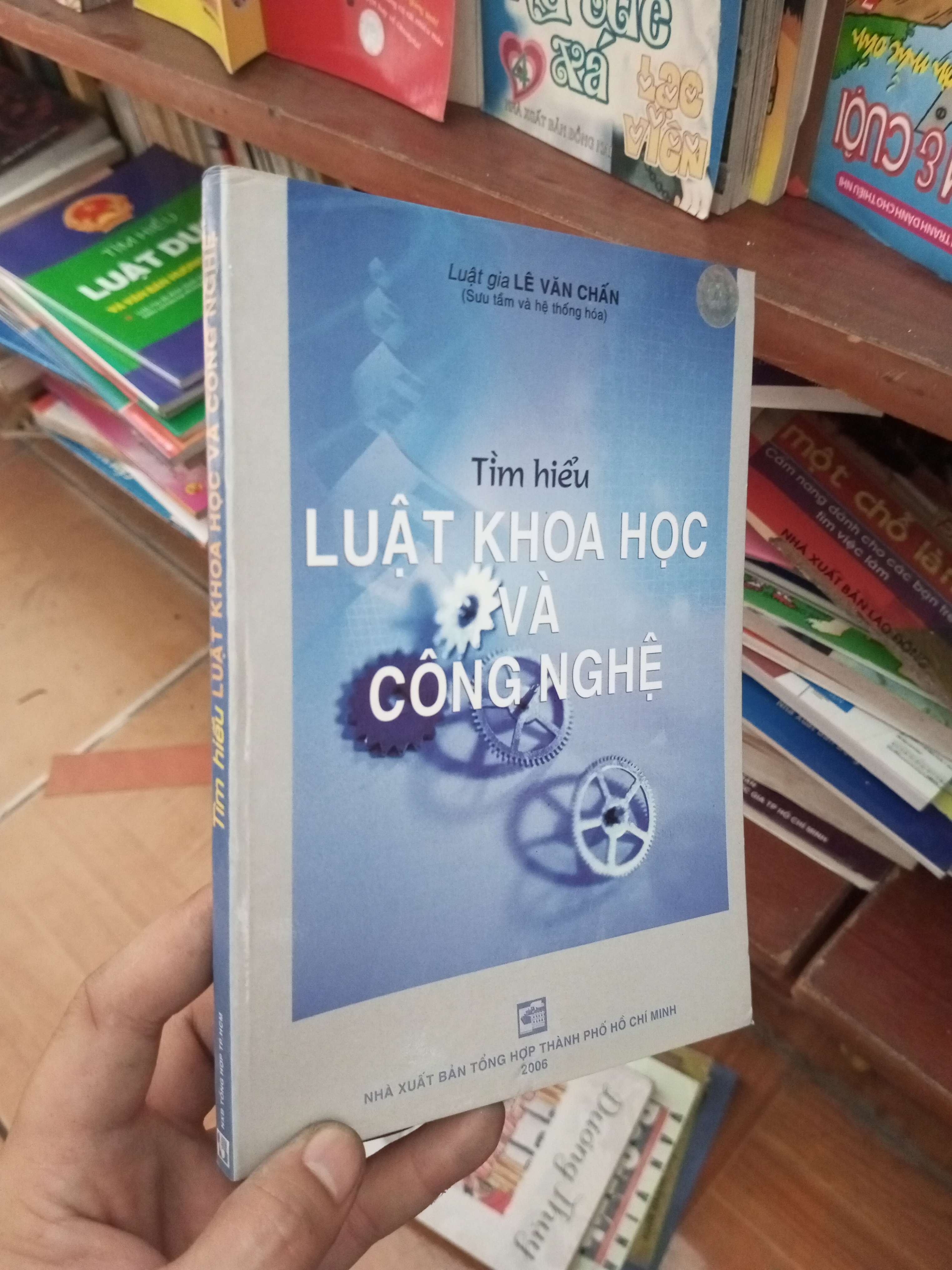 Tìm hiểu luật khoa học và công nghệ - Văn Chấn 2006 Sách chính trị - pháp lý VAVO-AK19