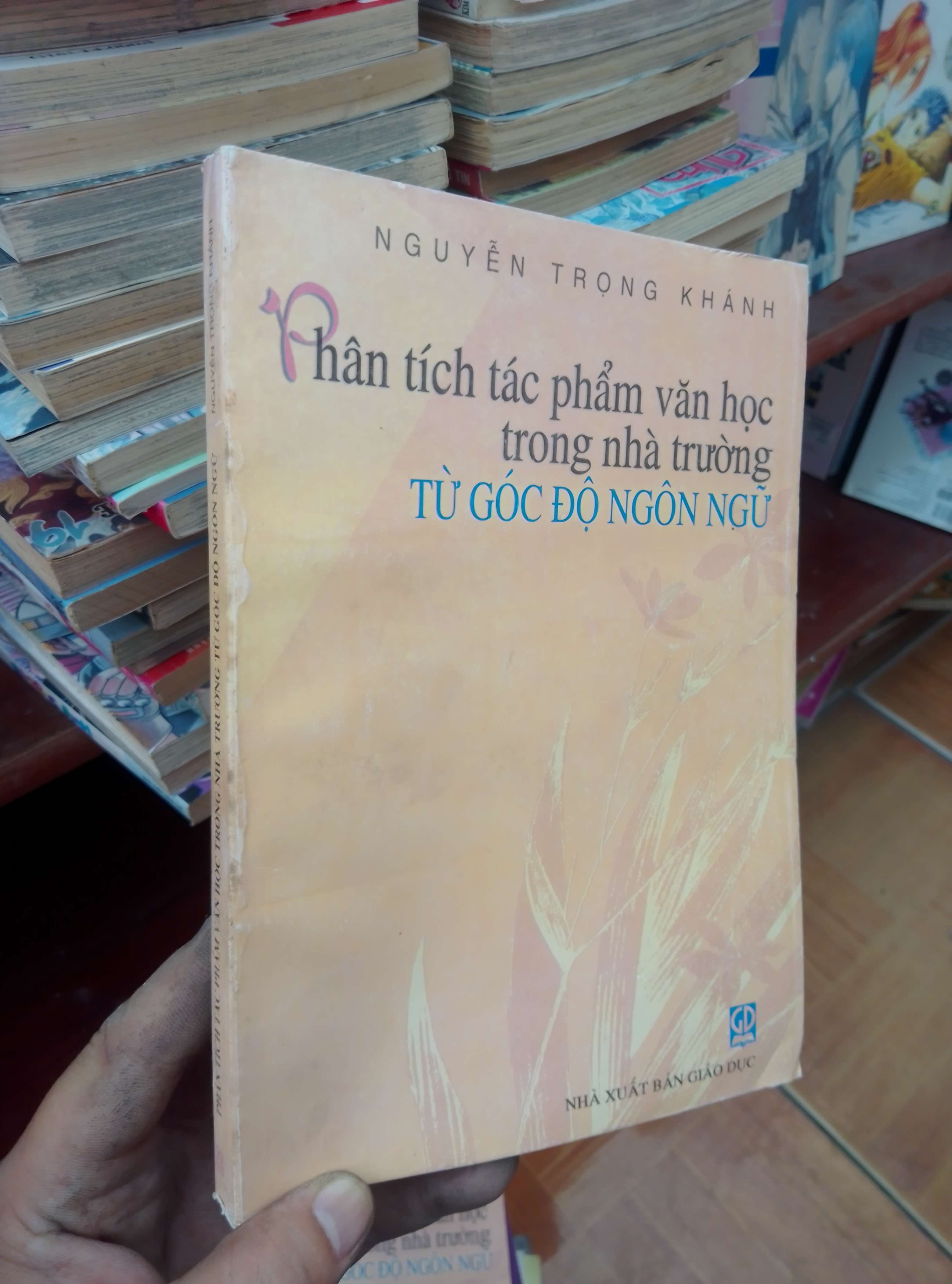 Phân tích tác phẩm văn học trong nhà trường từ góc độ ngôn ngữ - Trọng Khánh 2006 Tham khảo - luyện thi VAVO-AK19