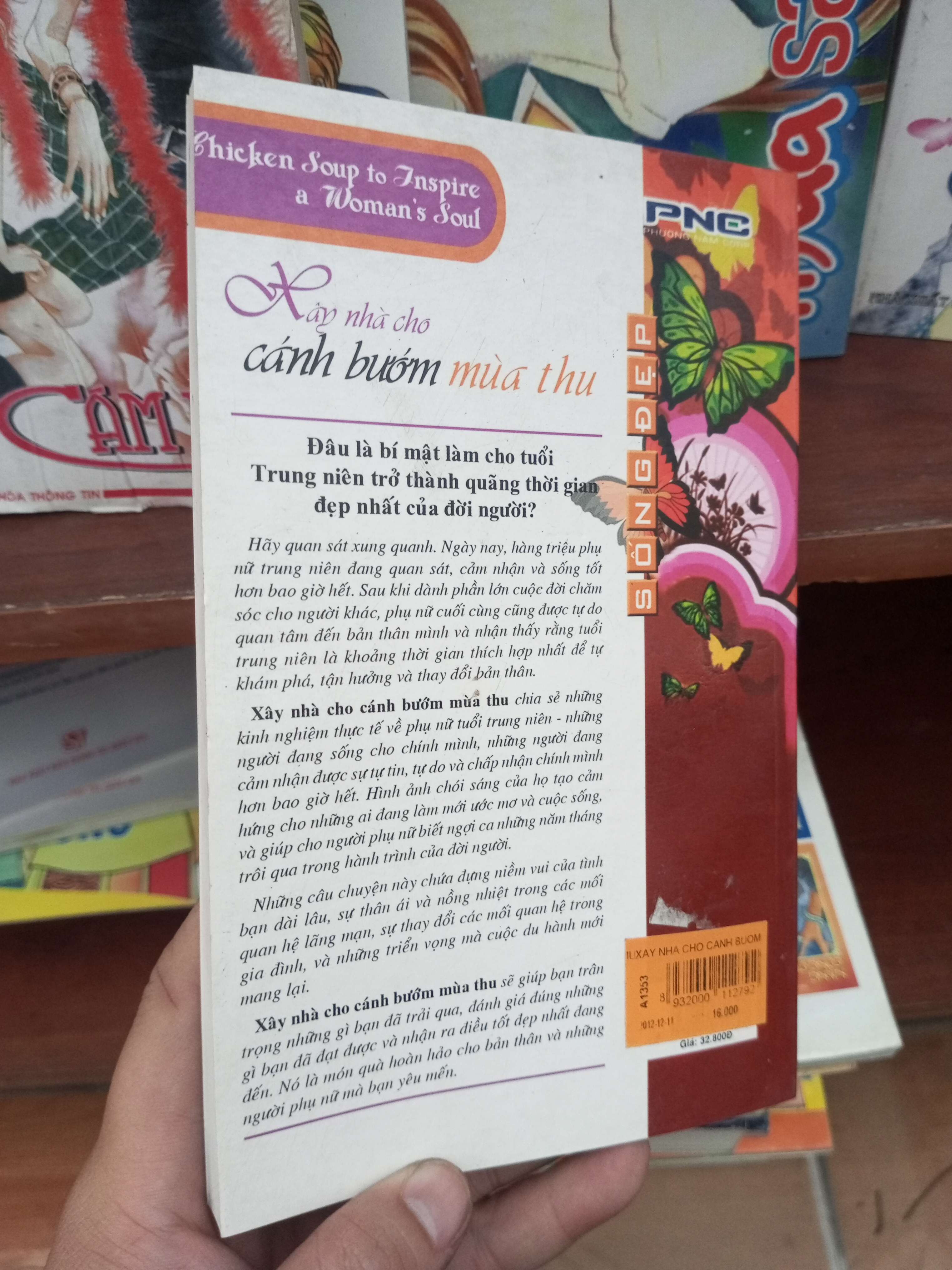 Xây nhà cho cánh bướm mùa thu - Hansen 2007 Văn học nước ngoài VAVO-AK19