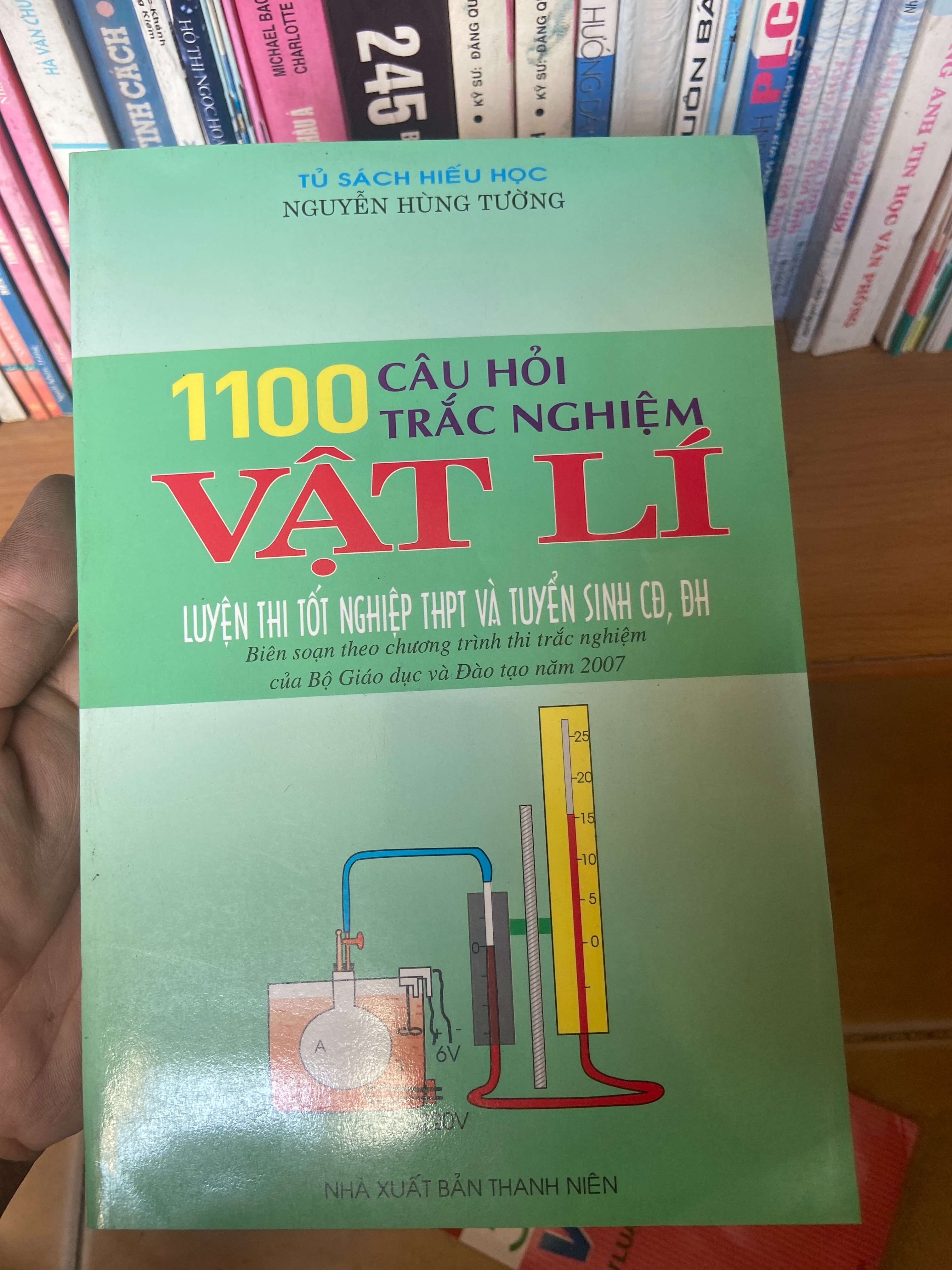 1100 Câu Hỏi Trắc Nghiệm Vật Lí (Luyện Thi Tốt Nghiệp THPT Và Tuyển Sinh CĐ, ĐH) - Nguyễn Hùng Tường 2007 Tham khảo - luyện thi VAVO-AK1T3