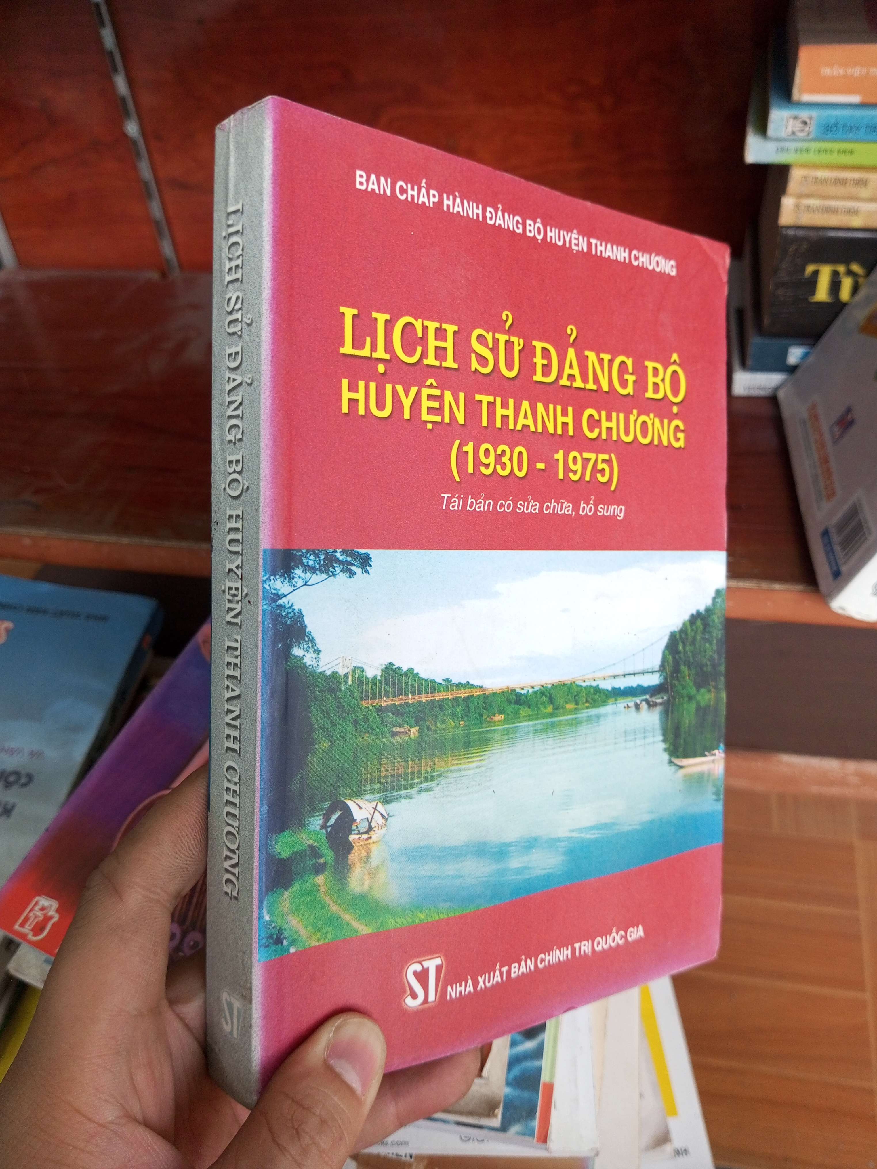 Lịch sử Đảng Bộ huyện Thanh Chương (1930-1975) 2005 Lịch sử Việt Nam VAVO-AK19