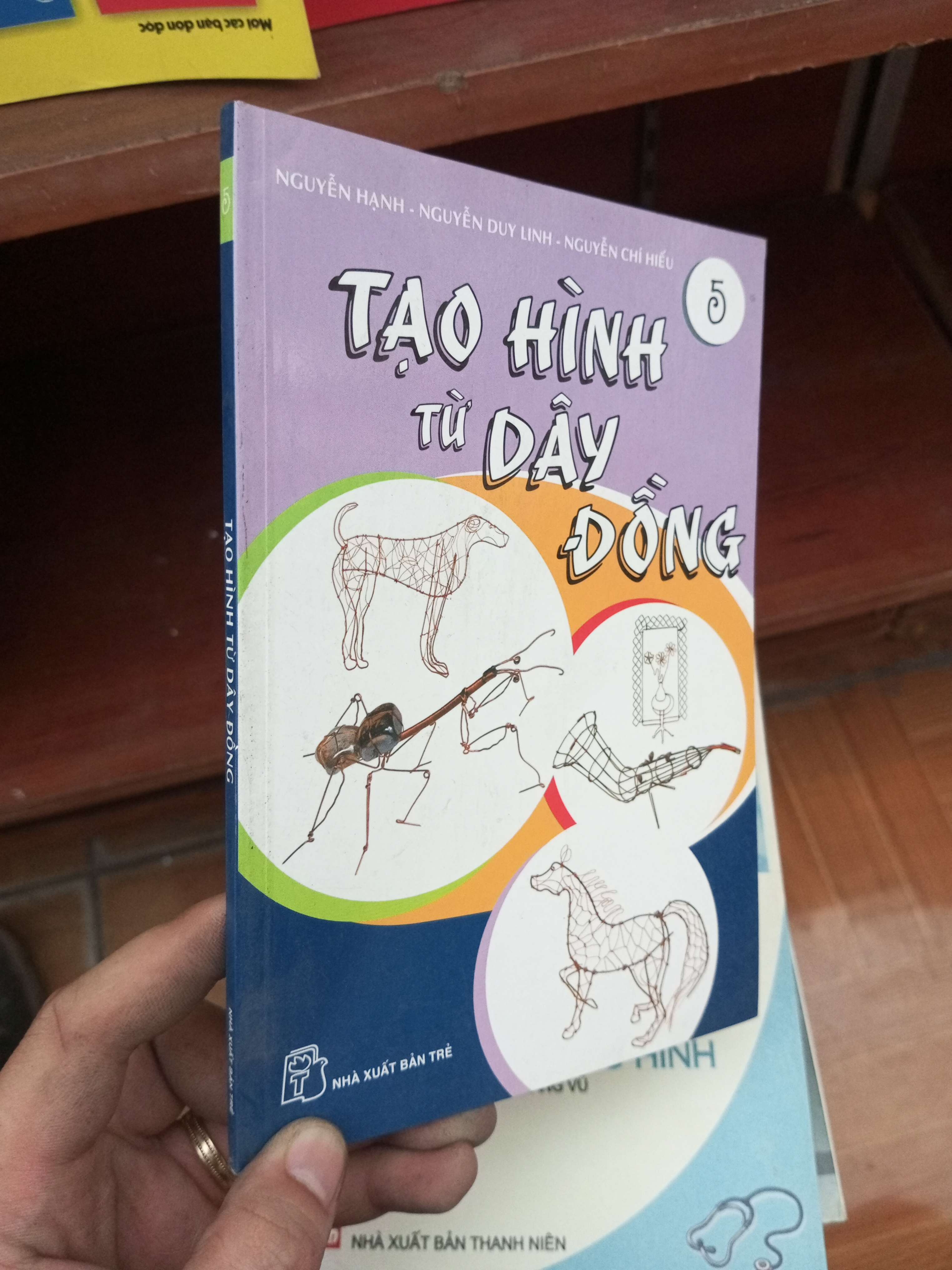 Tạo hình từ dây đồng - Nguyễn Hạnh 2007 Sách kỹ năng VAVO-AK19