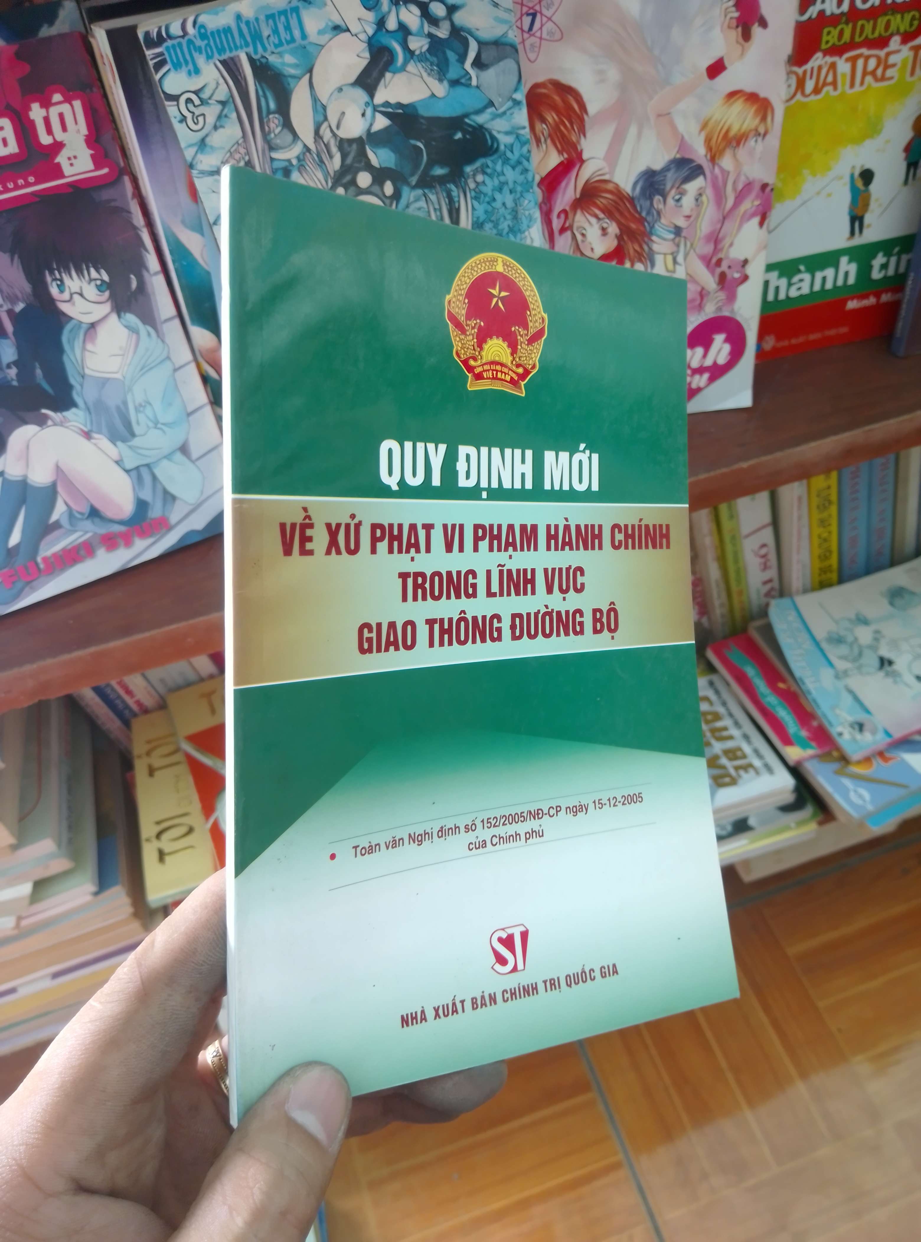Quy định mới về xử phạt vi phạm hành chính trong lĩnh vực giao thông đường bộ 2007 Sách chính trị - pháp lý VAVO-AK19