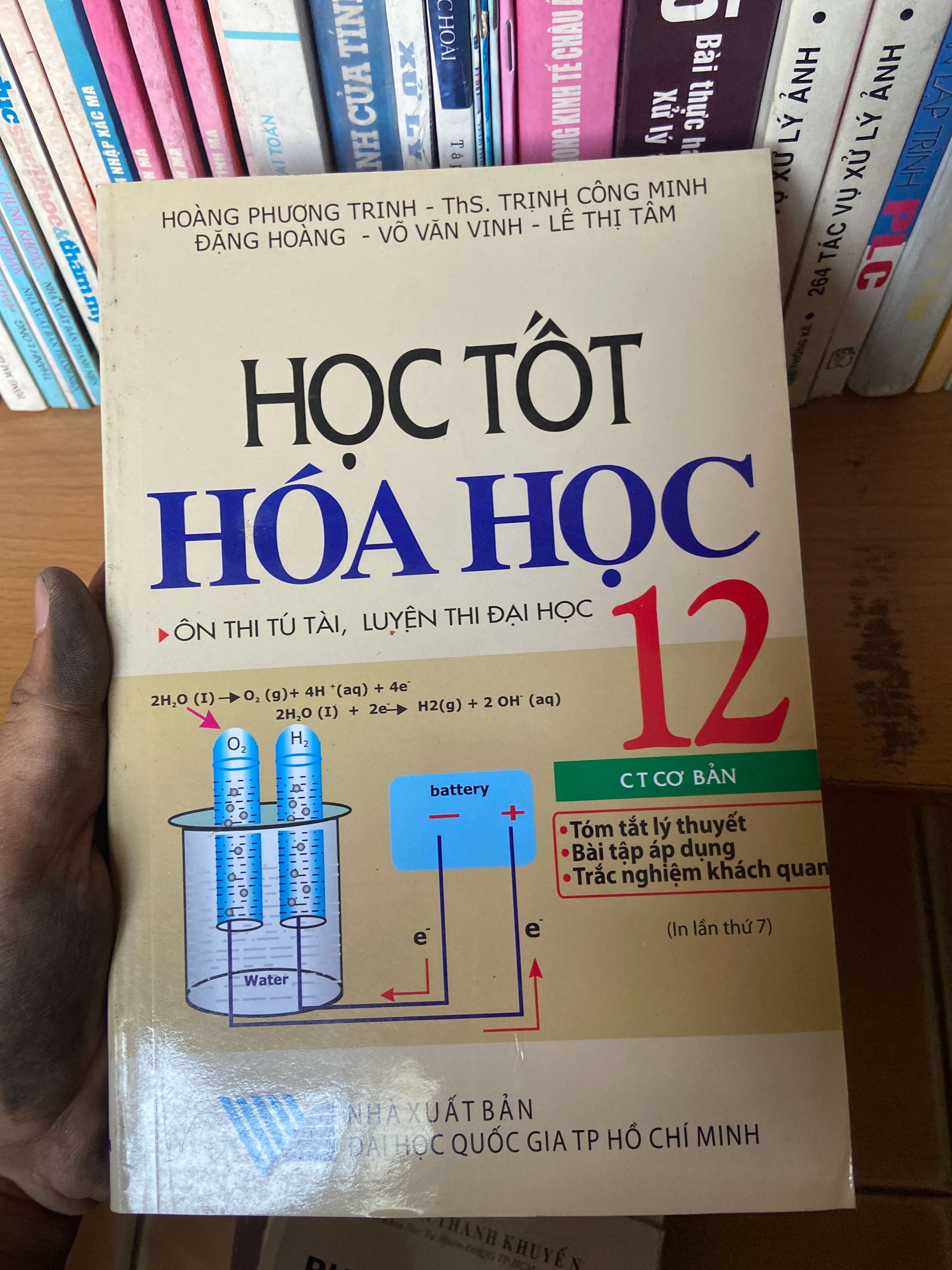 Học Tốt Hóa Học 12 Chương Trình Cơ Bản (Ôn Thi Tú Tài, Luyện Thi Đại Học) - Hoàng Phương Trinh, Trịnh Công Minh, Đặng Hoàng, Võ Văn Vinh, Lê Thị Tâm 2008 Tham khảo - luyện thi VAVO-AK1T2