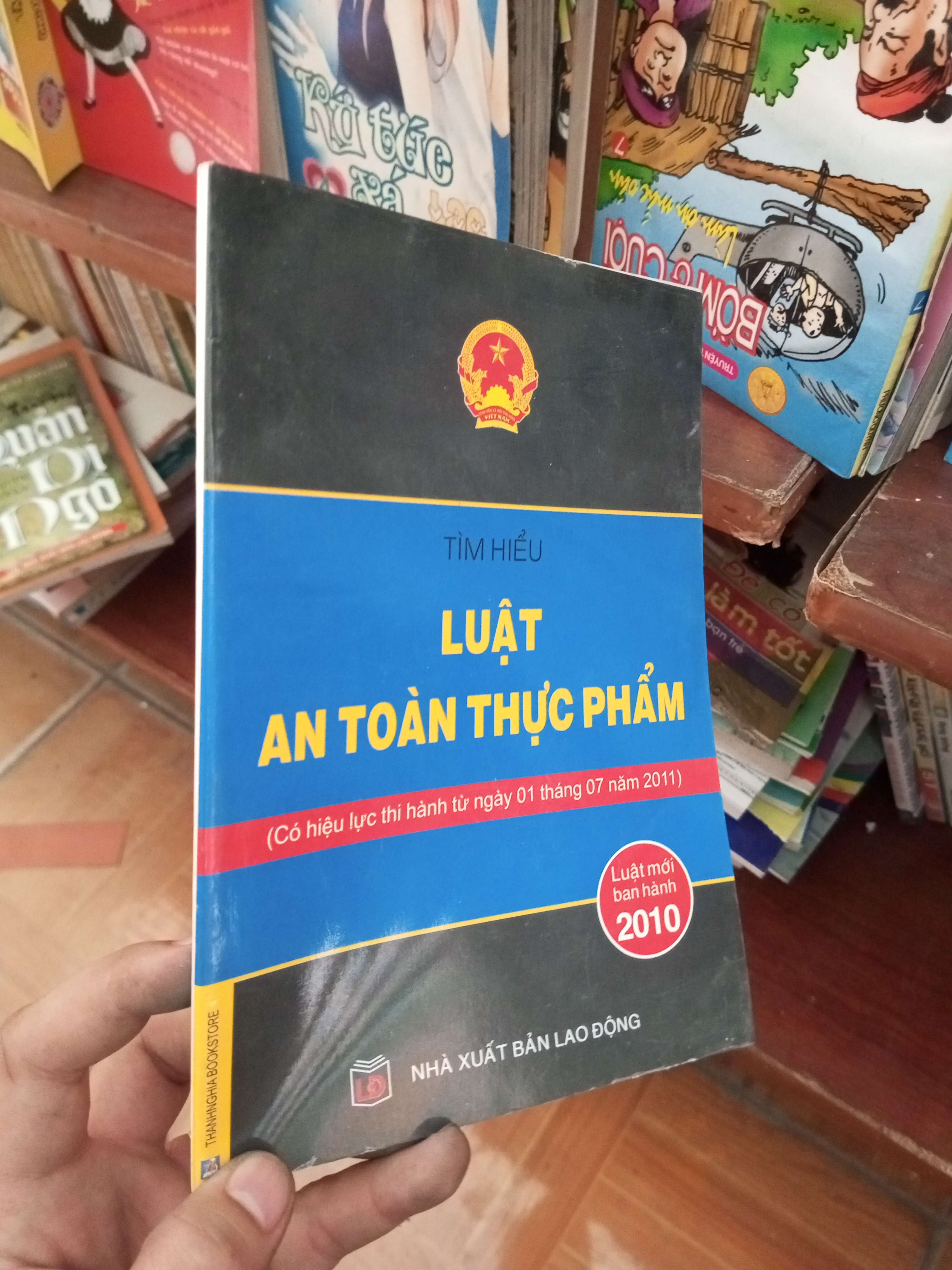 Tìm hiểu luật an toàn thực phẩm 2010 Sách chính trị - pháp lý VAVO-AK19