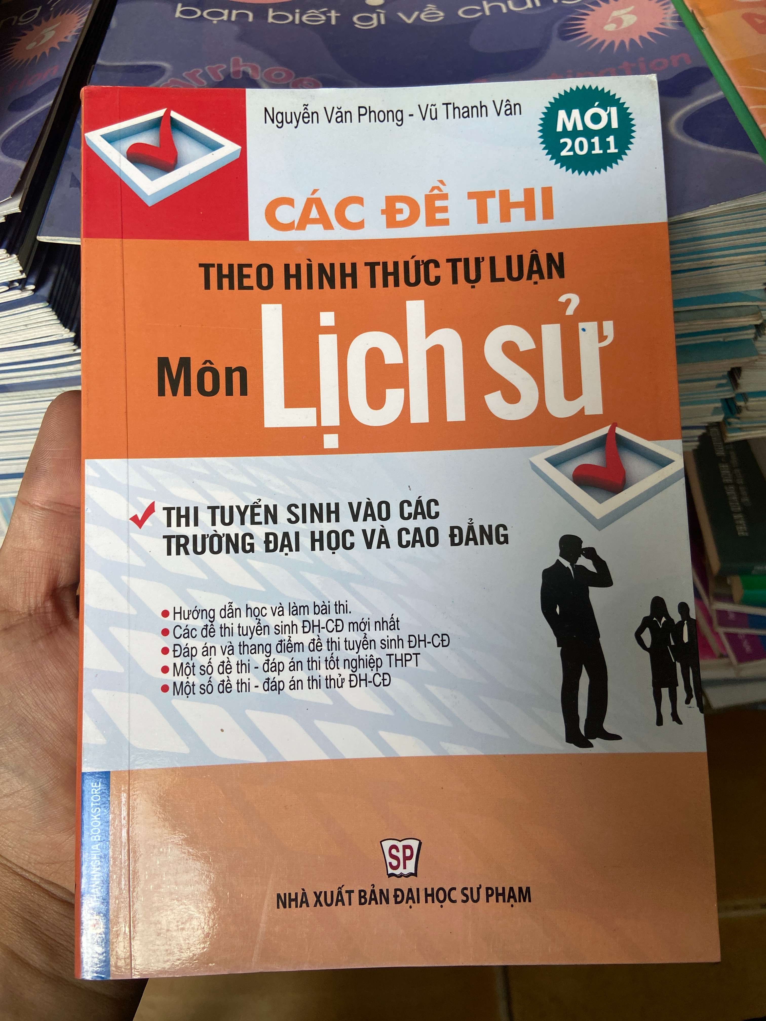 Các Đề Thi Theo Hình Thức Tự Luận Môn Lịch Sử - Nguyễn Văn Phong, Vũ Thanh Vân 2010 Tham khảo - luyện thi VAVO-AK2ST1