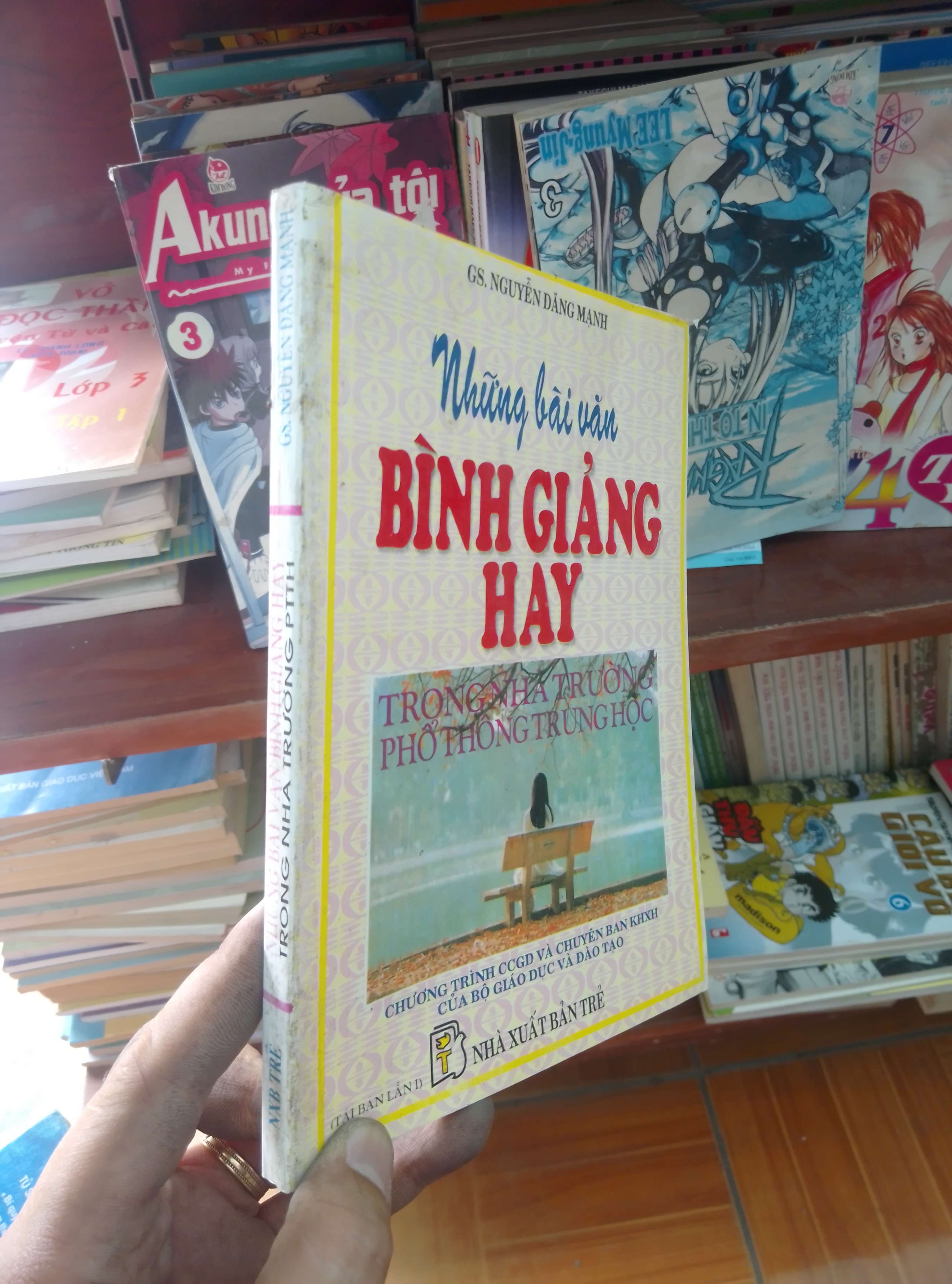 Những bài văn bình giảng hay trong nhà trường phổ thông trung học - Đăng Mạnh Sách giáo khoa - giáo trình VAVO-AK19