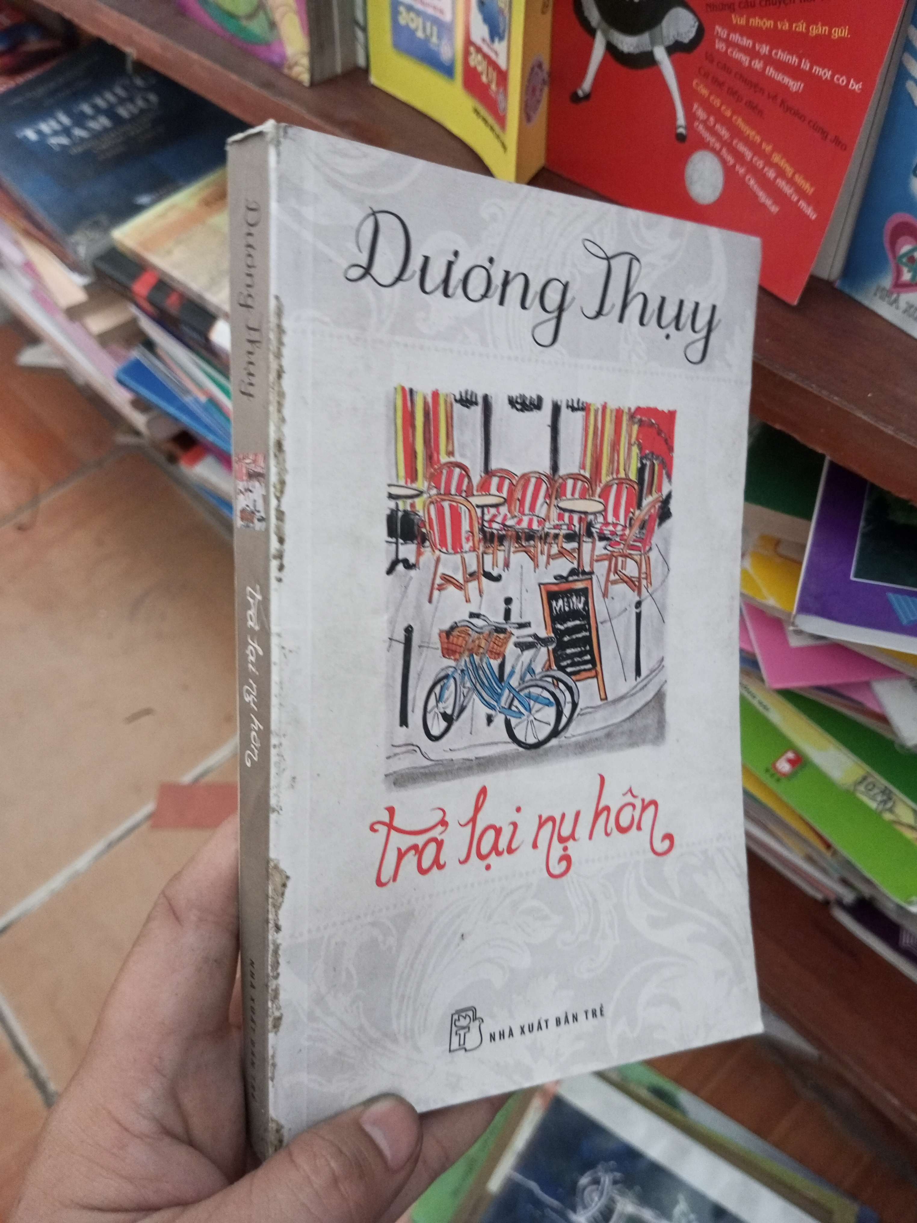 Trả lại nụ hôn - Dương Thụy 2014 Truyện ngôn tình VAVO-AK19