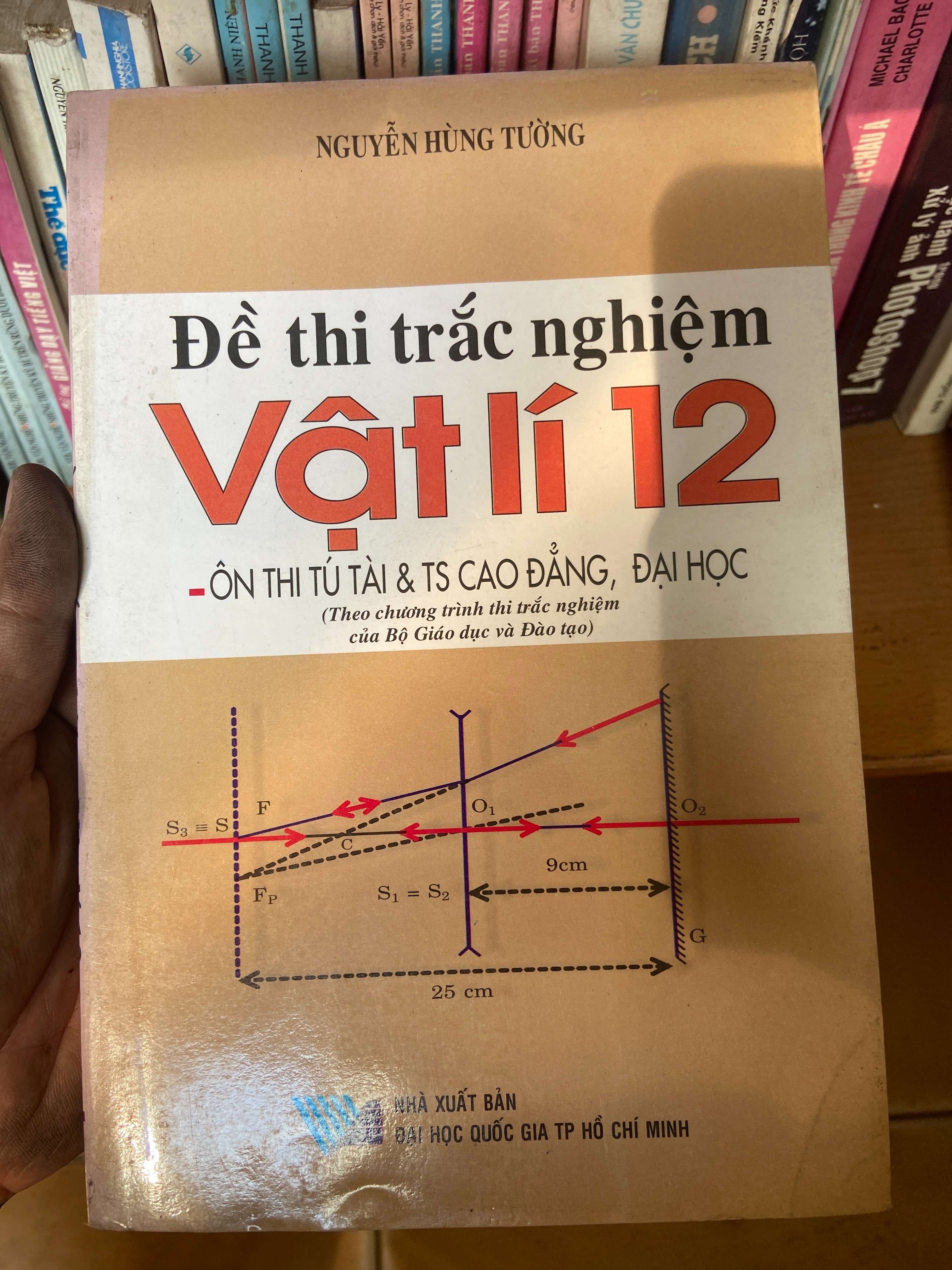 Đề Thi Trắc Nghiệm Vật Lí 12 (Ôn Thi Tú Tài & Tuyển Sinh Cao Đẳng, Đại Học, Theo Chương Trình Thi Trắc Nghiệm Của Bộ Giáo Dục Và Đào Tạo) - Nguyễn Hùng Tường 2007 Tham khảo - luyện thi VAVO-AK1T2