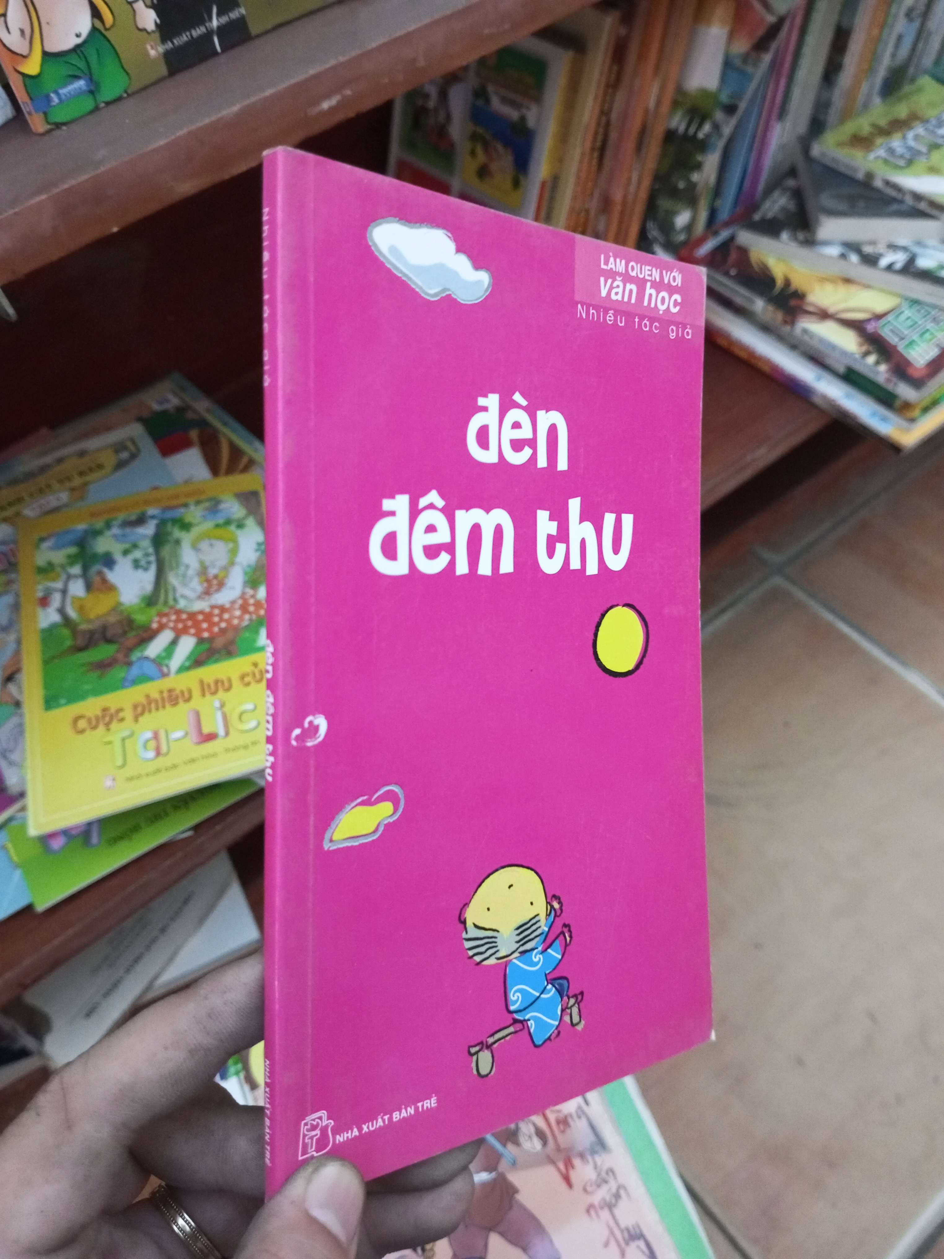 Đèn đêm thu 2009 Sách văn học VAVO-AK19
