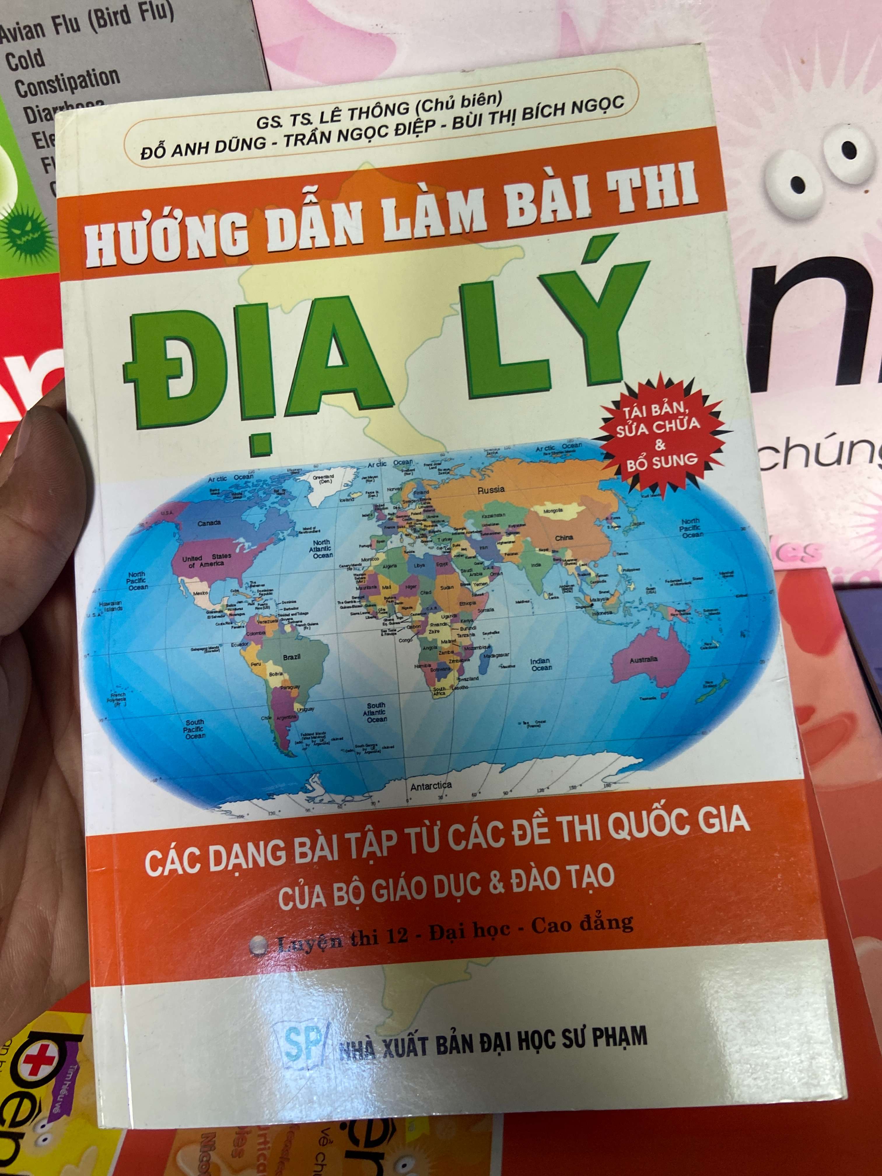 Hưỡng Dẫn Làm Bài Thi Địa Lý (Các Dạng Bài Tập Từ Các Đề Thi Quốc Gia Của Bộ Giáo Dục & Đào Tạo) (Luyện Thi 12, Đại Học, Cao Đẳng) - Lê Thông, Đỗ Anh Dũng, Trần Ngọc Điệp, Bùi Thị Bích Ngọc 2011 Tham khảo - luyện thi VAVO-AK1T1