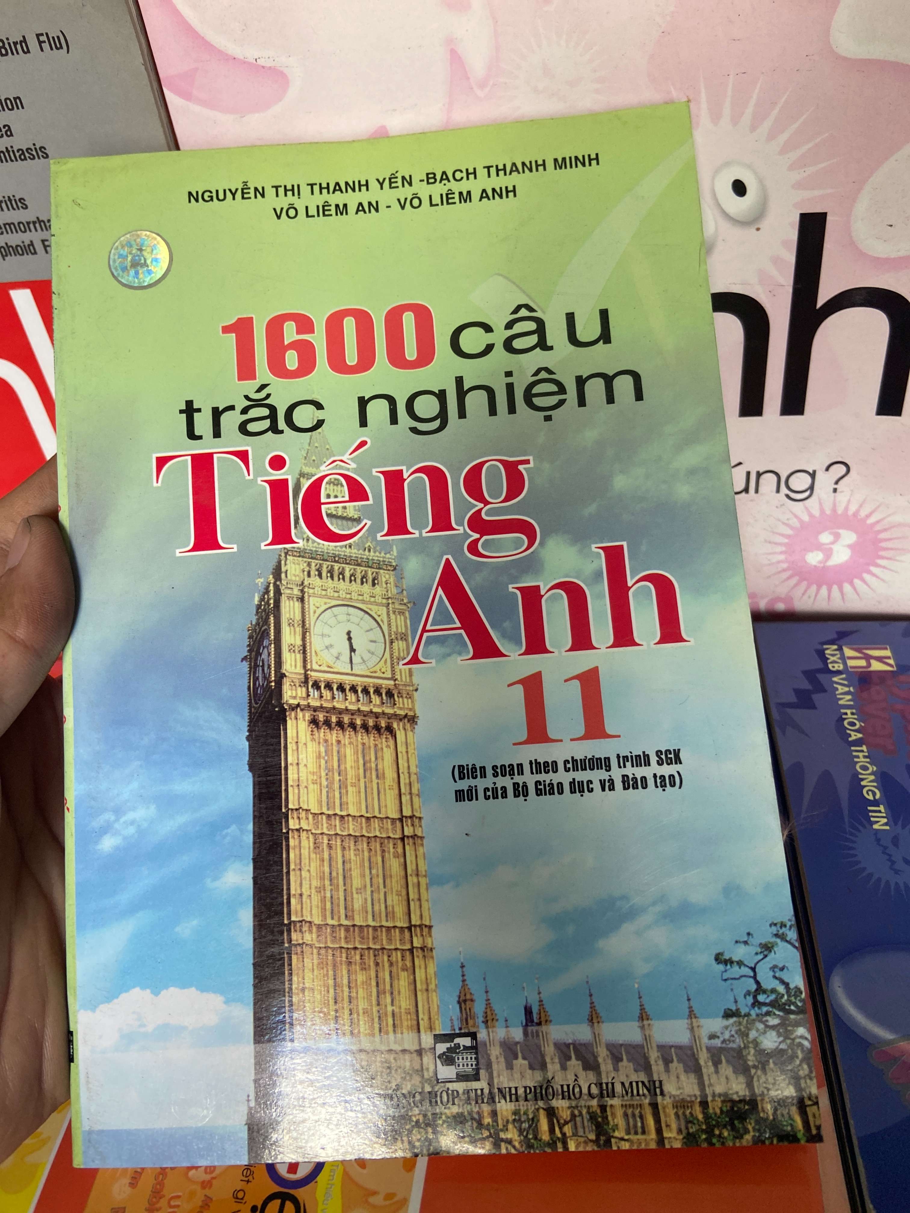 1600 Câu Trắc Nghiệm Tiếng Anh 11 - Nguyễn Thị Thanh Yến, Bạch Thanh Minh, Võ Liêm An, Võ Liêm Anh 2008 Sách tự học tiếng Anh VAVO-AK1T1