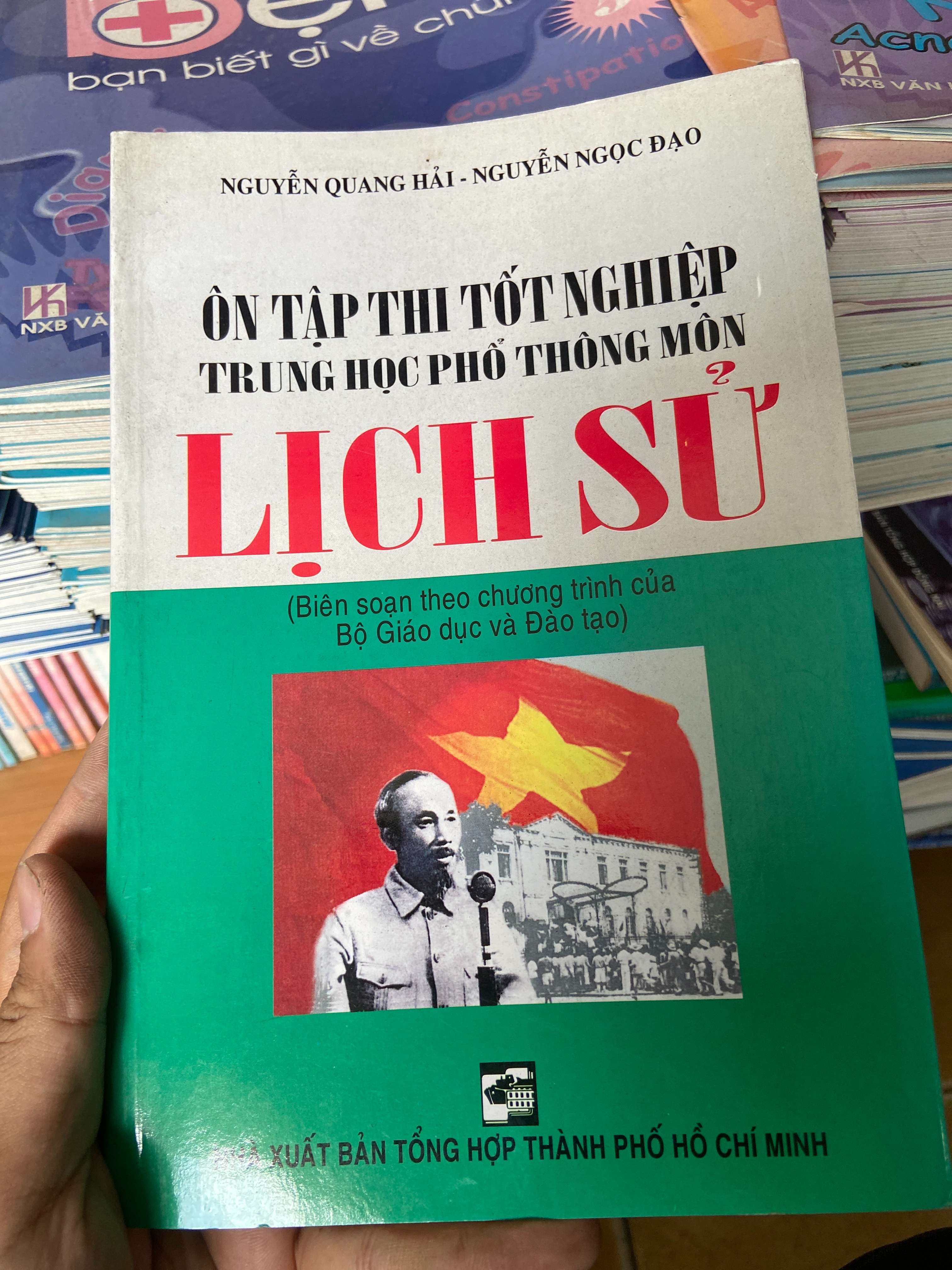 Ôn Tập Thi Tốt Nghiệp Trung Học Phổ Thông Môn Lịch Sử - Nguyễn Quang Hải, Nguyễn Ngọc Đạo 2011 Tham khảo - luyện thi VAVO-AK2ST1