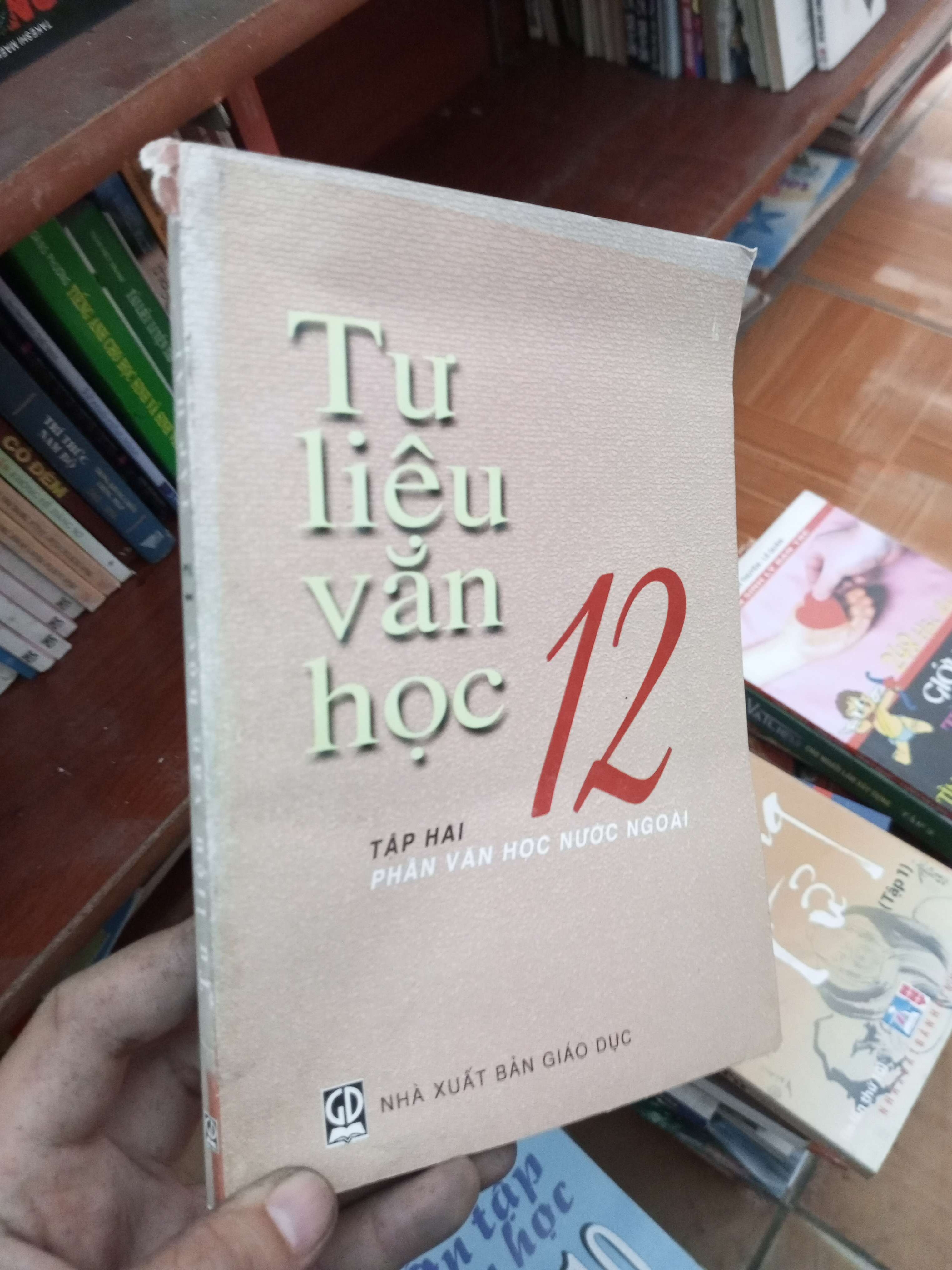 Tư liệu văn học 12 tập hai 2003 Văn học nước ngoài VAVO-AK19