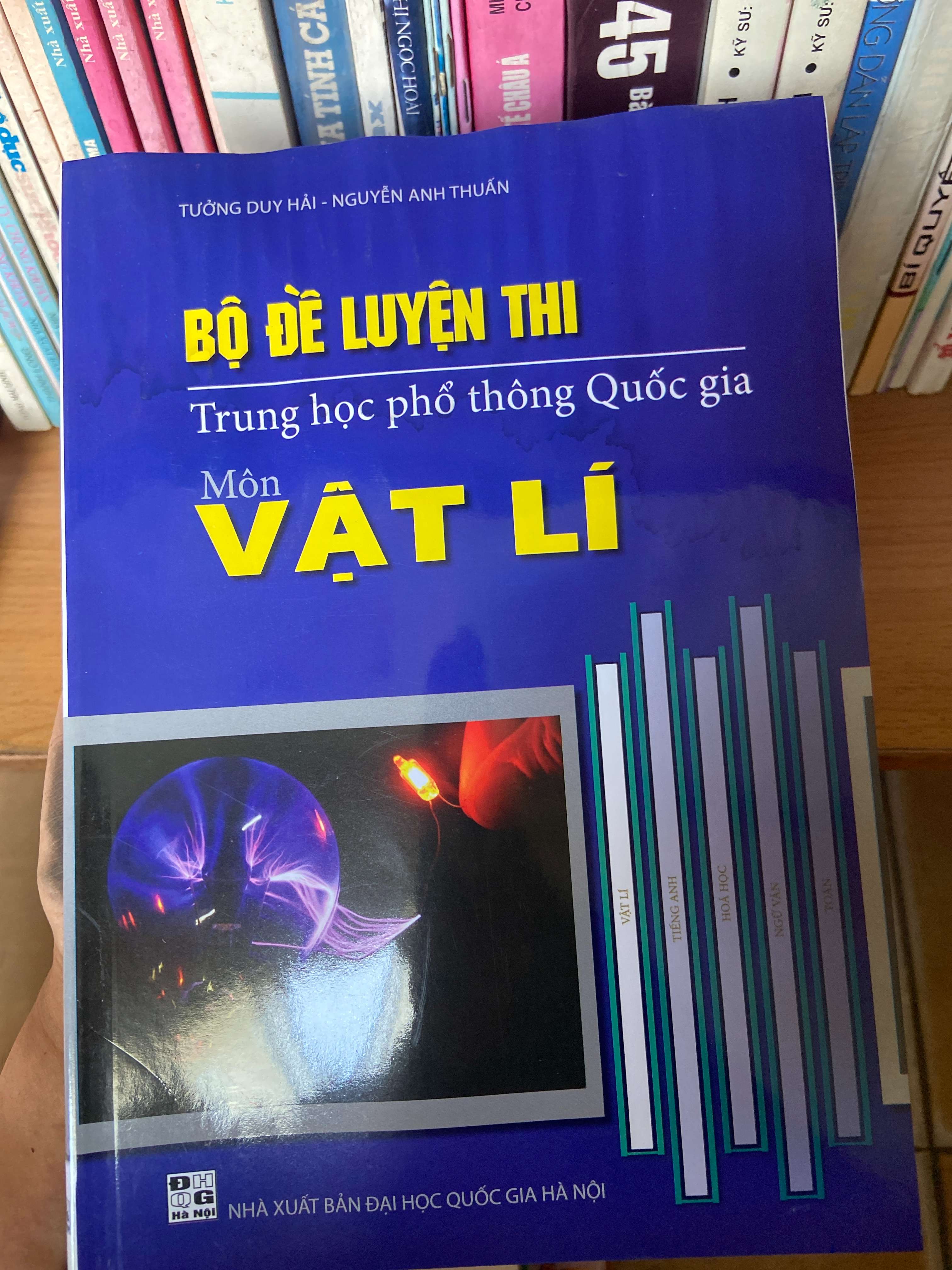 Bộ Đề Luyện Thi Trung Học Phổ Thông Quốc Gia Môn Vật Lí - Tường Duy Hải, Nguyễn Anh Thuần 2016 Tham khảo - luyện thi VAVO-AK1T2