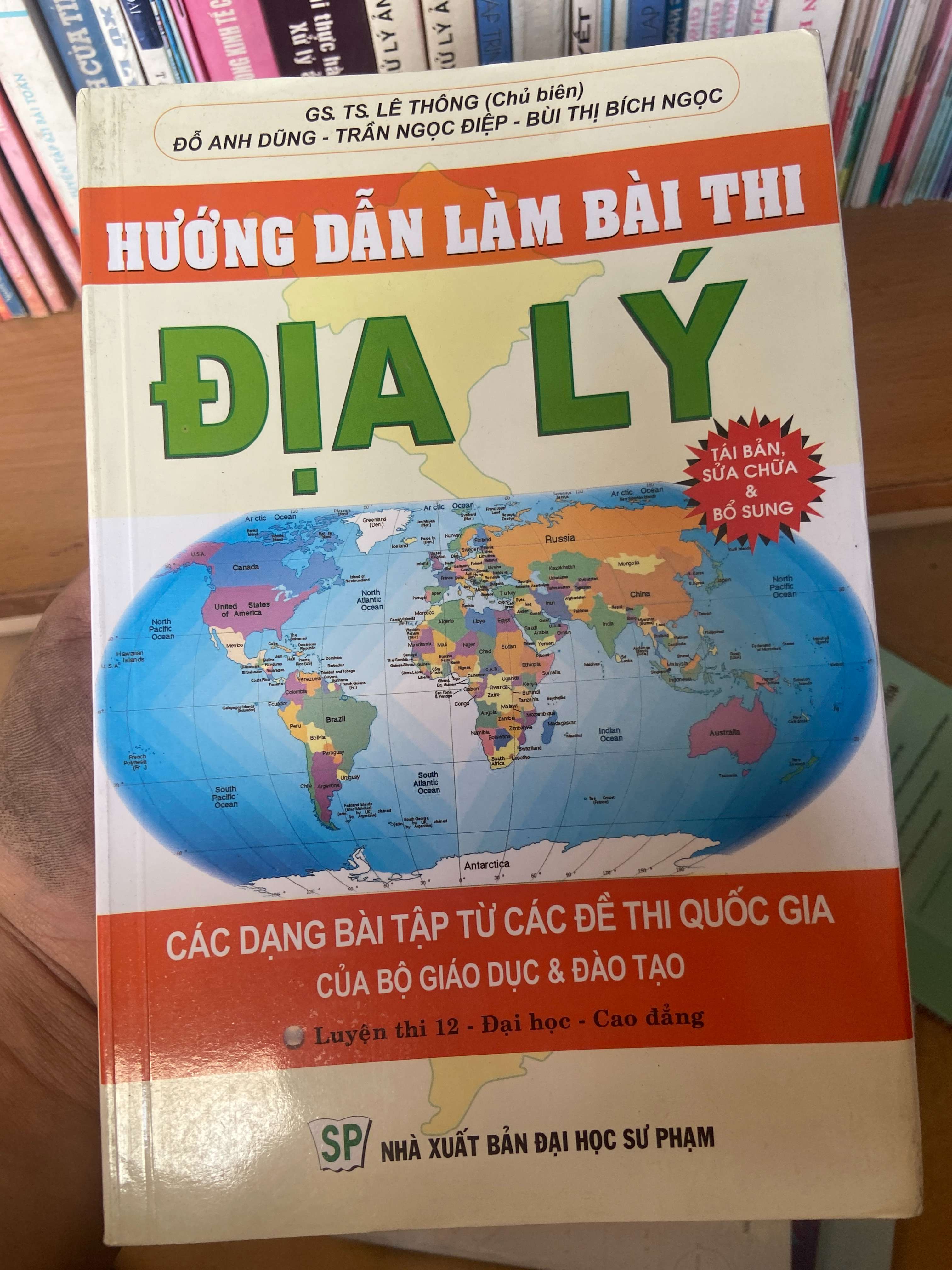 Hướng Dẫn Làm Bài Thi Địa Lý - Lê Thông, Đỗ Anh Dũng, Trần Ngọc Diệp, Bùi Thị Bích Ngọc 2011 Tham khảo - luyện thi VAVO-AK1T3