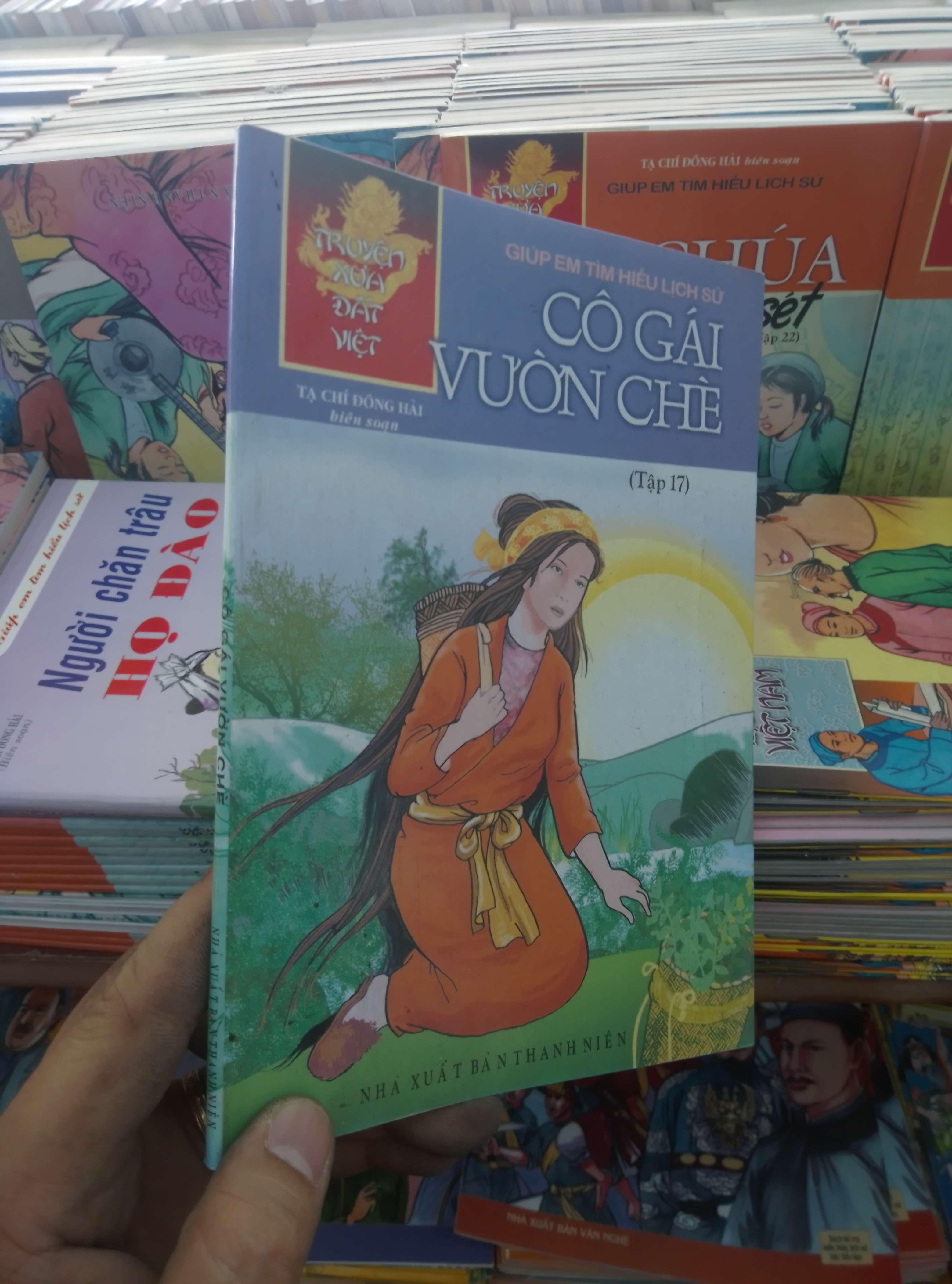 Cô gái vườn chè - Đông Hải 2011 Truyện tranh VAVO-AK19