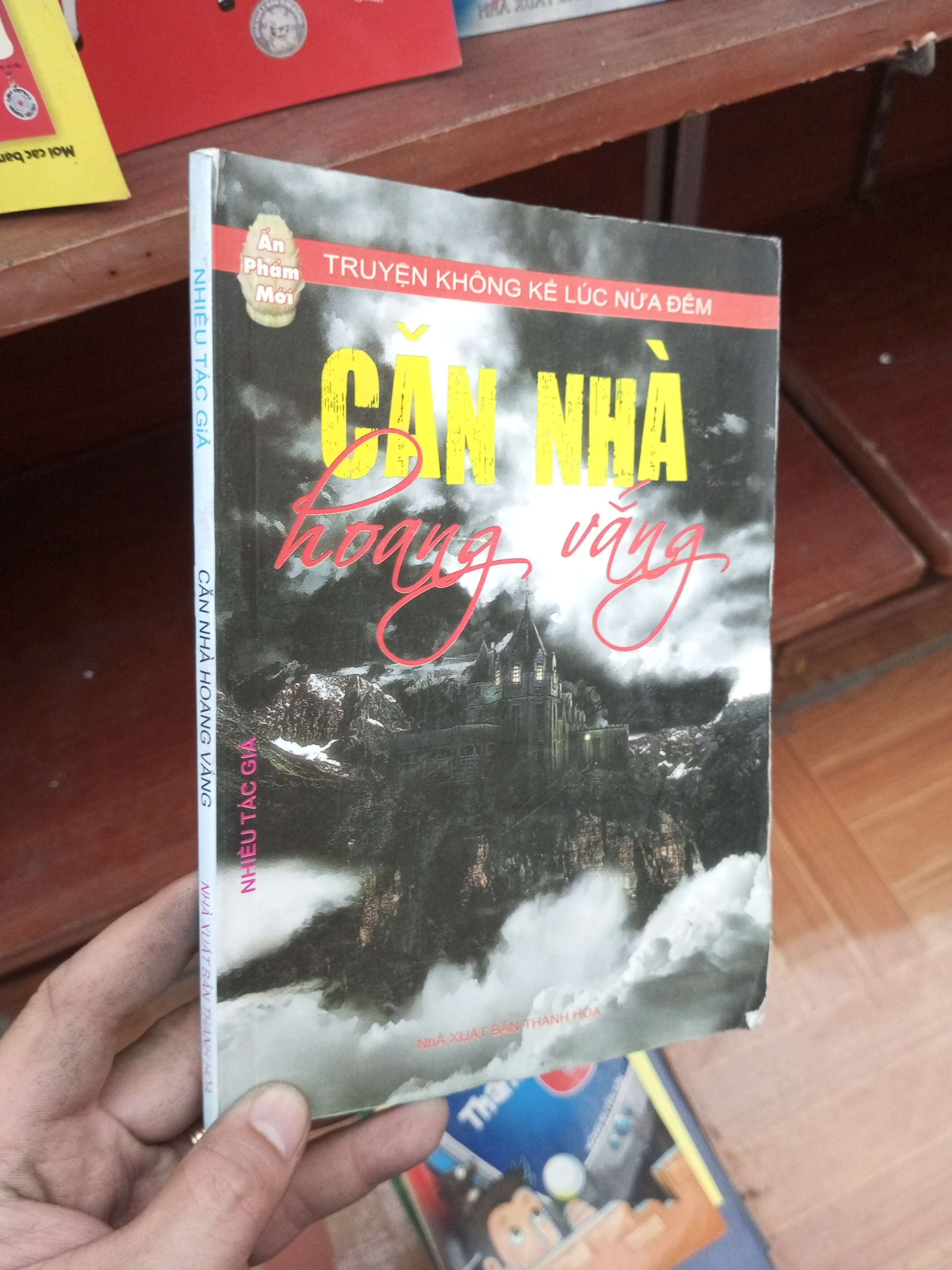 Căn nhà hoang vắng 2011 Sách văn học VAVO-AK19