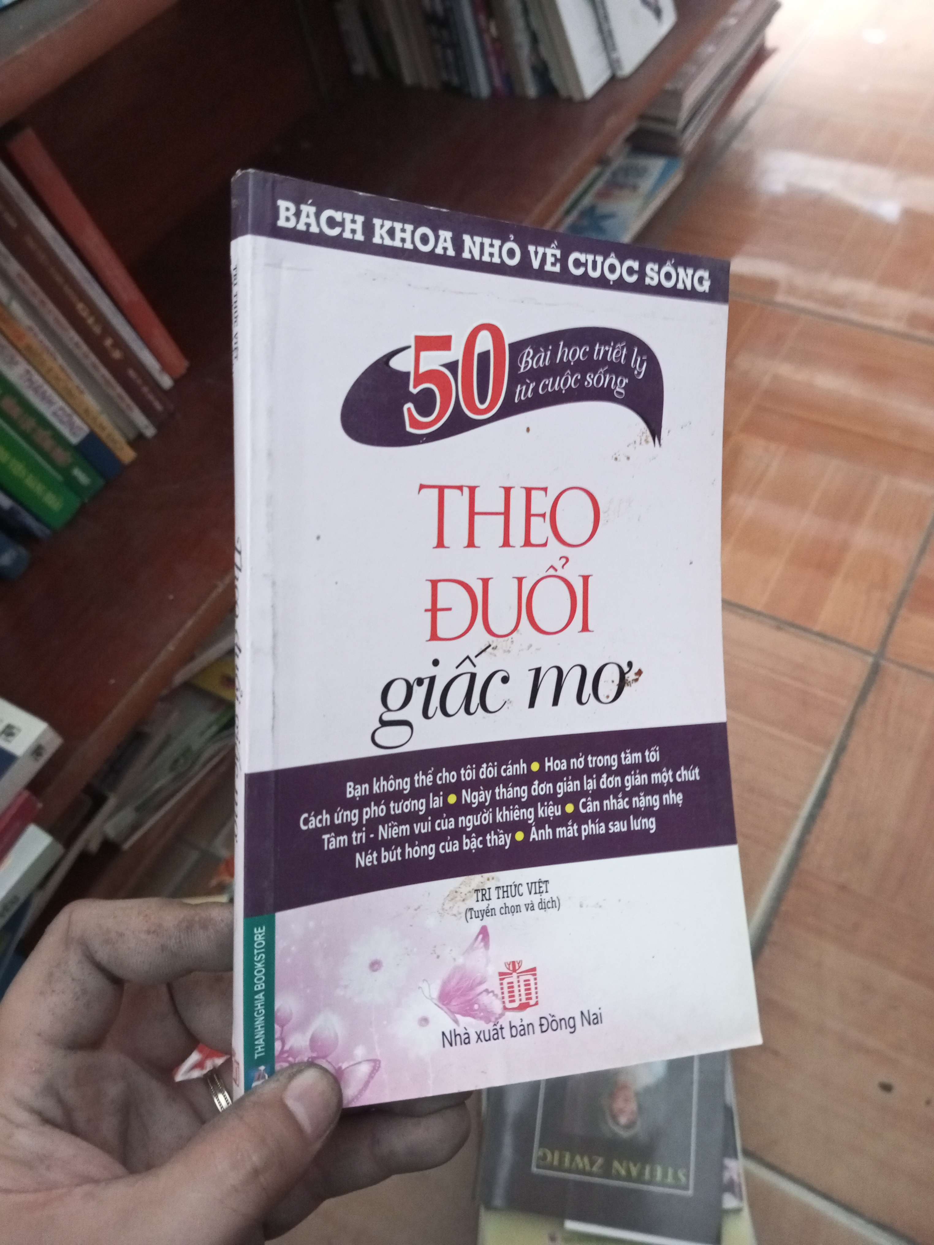 Theo đuổi giấc mơ - Tri Thức Việt 2011 Sách kỹ năng VAVO-AK19
