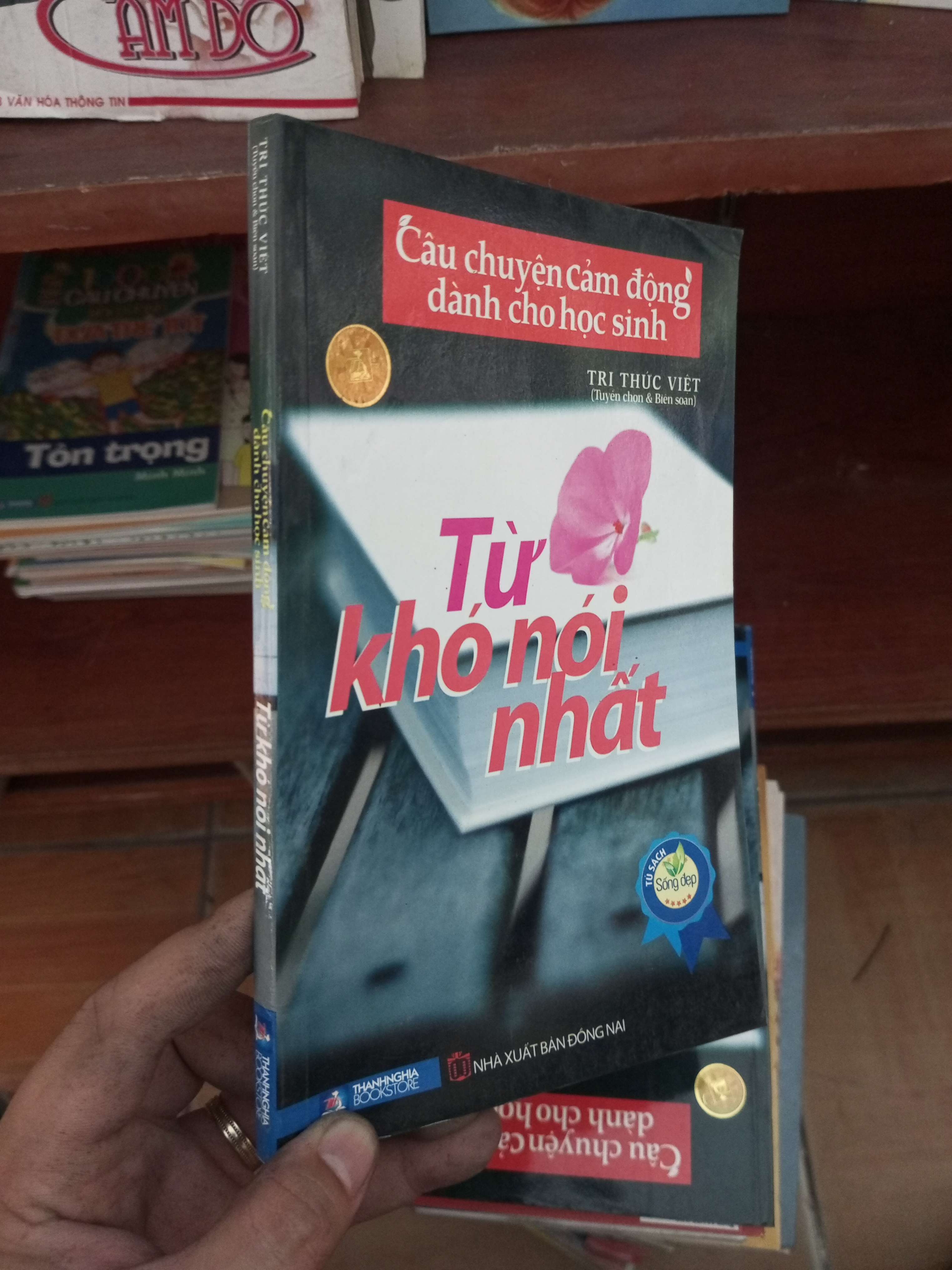 Từ khó nói nhất 2013 Sách truyện VAVO-AK19