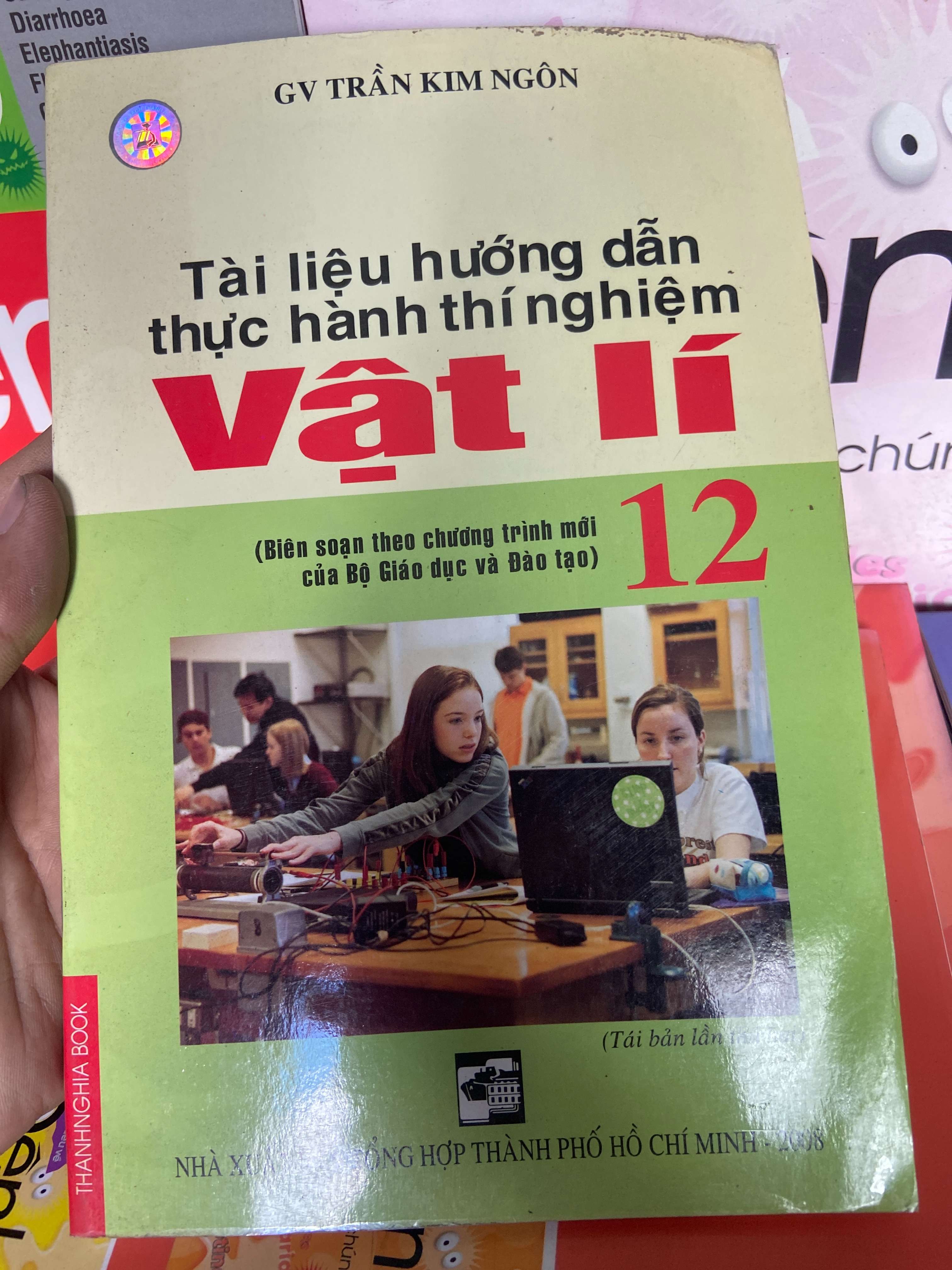 Tài Liệu Hướng Dẫn Thực Hành Thí Nghiệm Vật Lí 12 - Trần Kim Ngôn 2008 Tham khảo - luyện thi VAVO-AK1T1