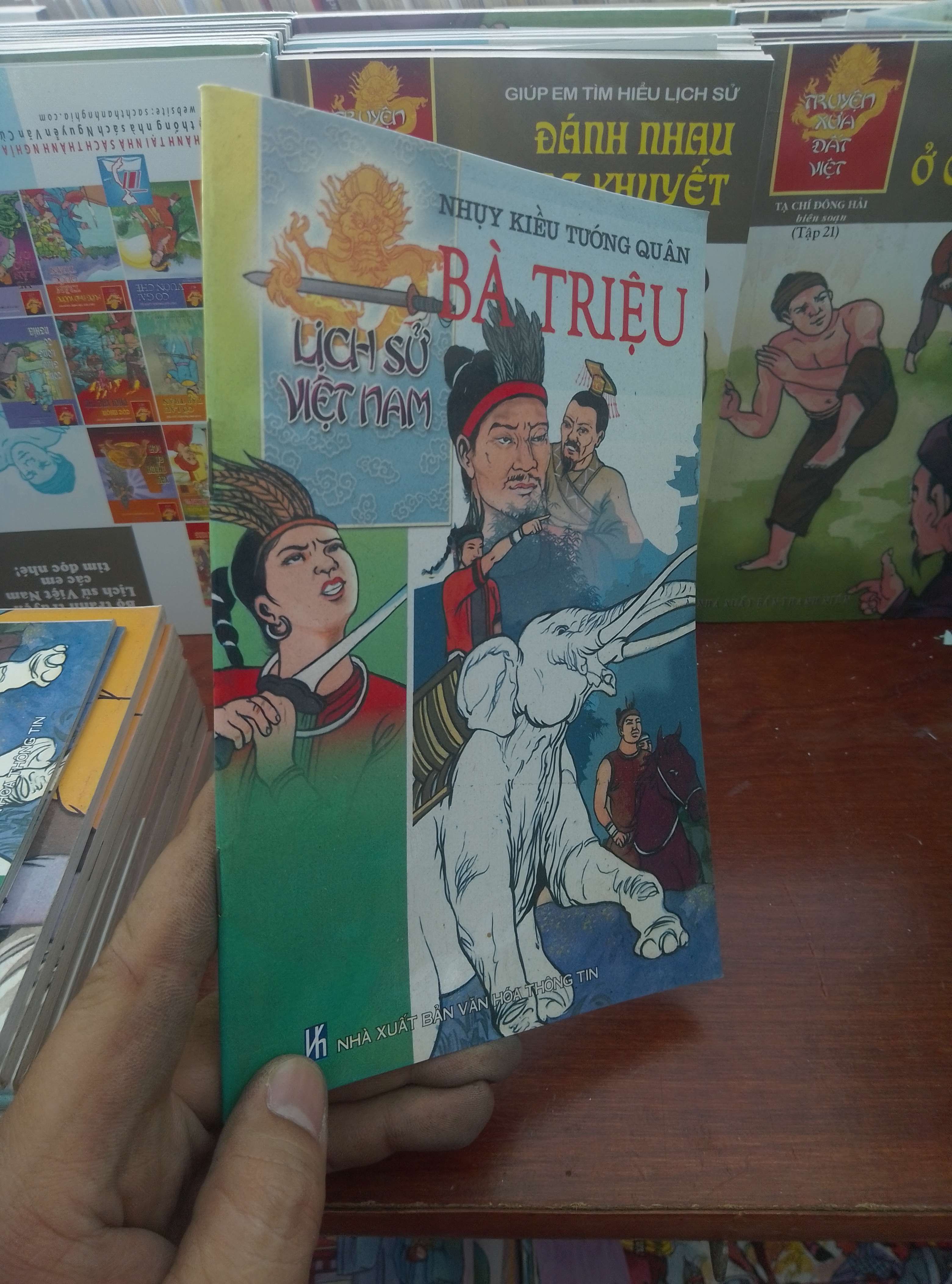 Nhụy kiều tướng quân bà Triệu 2006 Truyện tranh VAVO-AK19