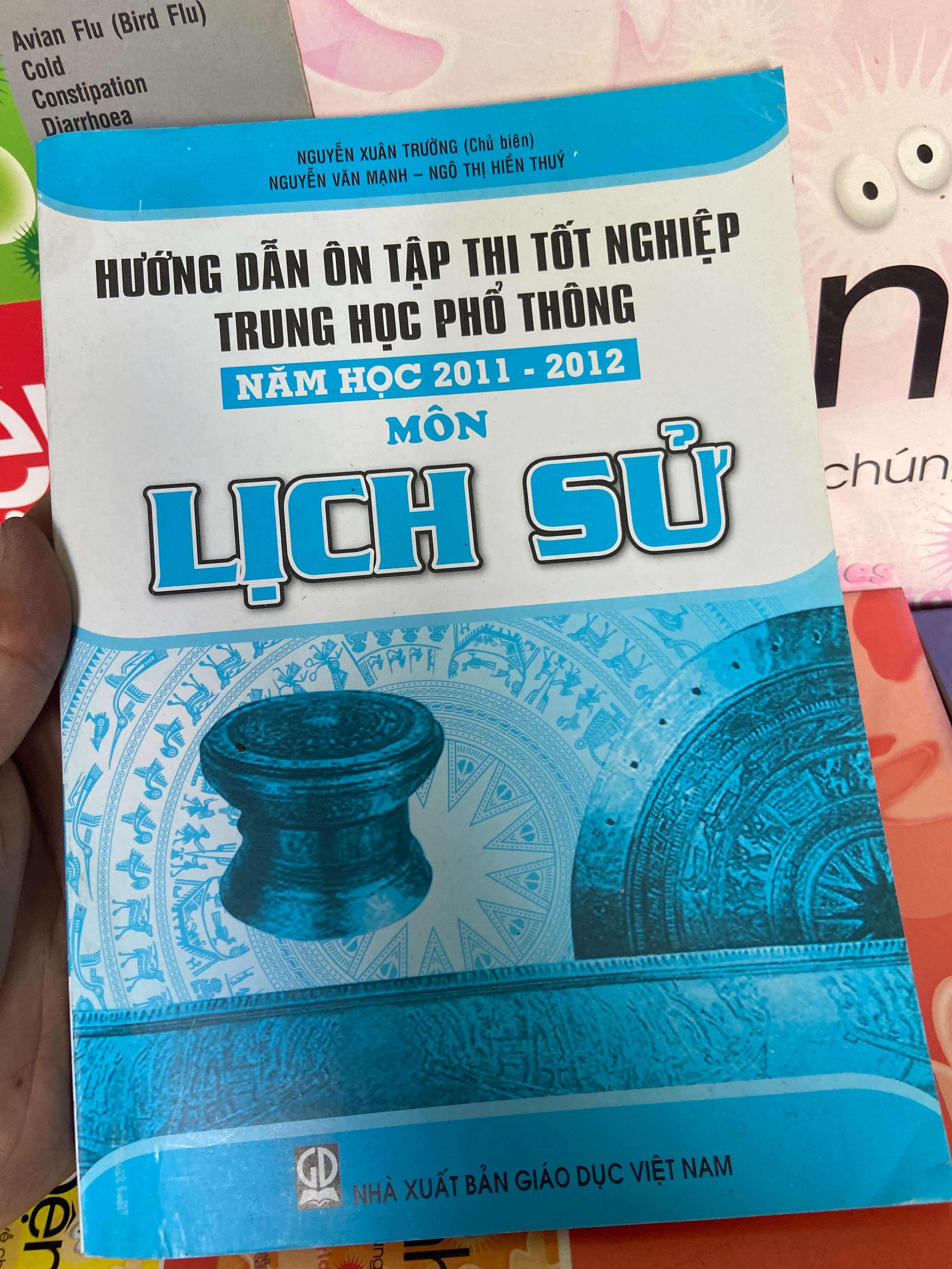 Môn Lịch Sử (Hướng Dẫn Ôn Tập Thi Tốt Nghiệp Trung Học Phổ Thông Năm Học 2011-2012) - Nguyễn Xuân Trường, Nguyễn Văn Mạnh, Ngô Thị Hiền Thúy 2012 Tham khảo - luyện thi VAVO-AK1T1
