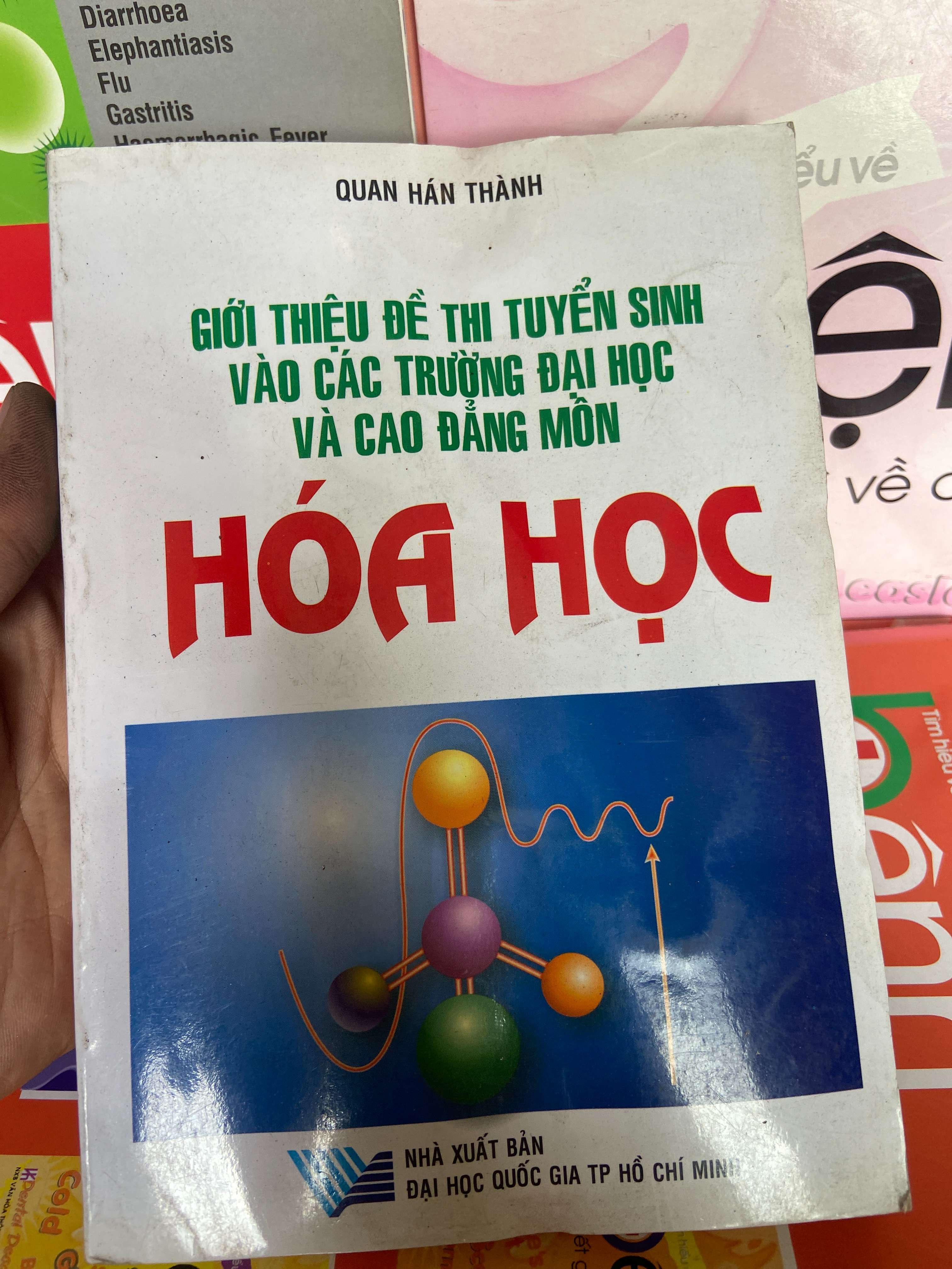 Môn Hóa Học (Giới Thiệu Đề Thi Tuyển Sinh Vào Các Trường Đại Học Và Cao Đẳng) - Quan Hán Thành 2003 Tham khảo - luyện thi VAVO-AK1T2