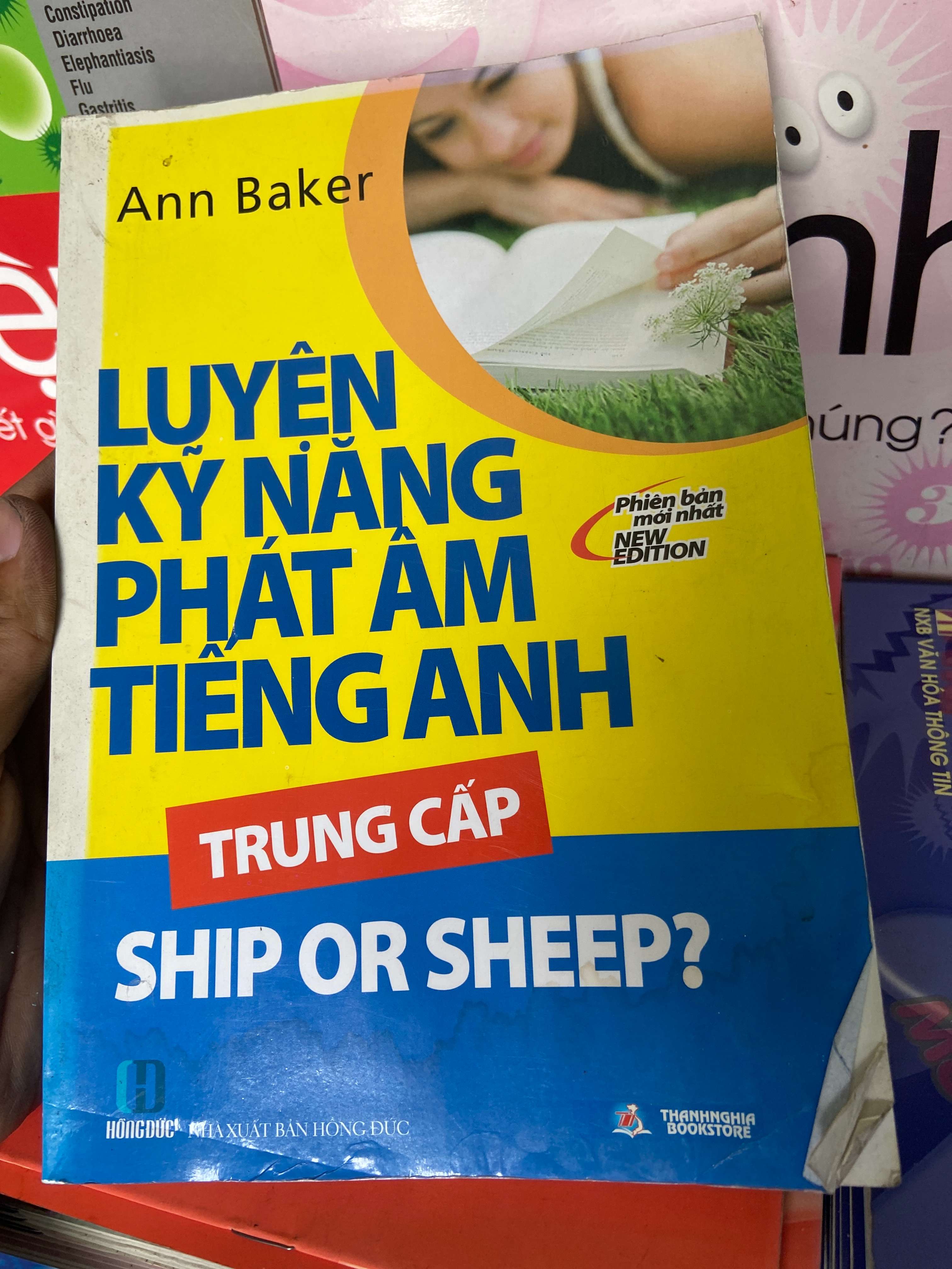 Luyện Kỹ Năng Phát Âm Tiếng Anh Trung Cấp - Ann Baker 2014 Sách tự học tiếng Anh VAVO-AK1T1