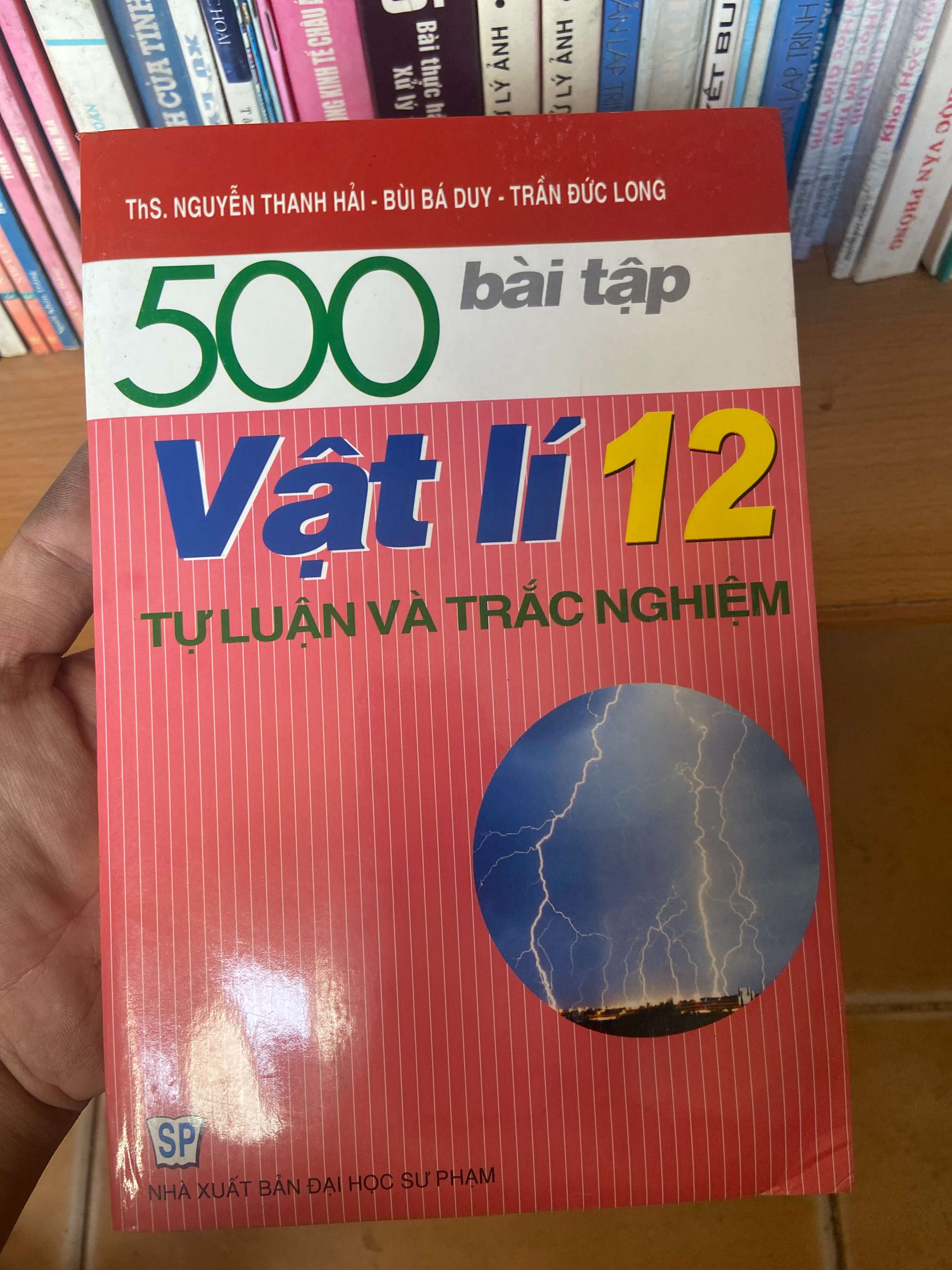 500 Bài Tập Vật Lí 12 (Tự Luận Và Trắc Nghiệm) - Nguyễn Thanh Hải, Bùi Bá Duy, Trần Đức Long 2008 Tham khảo - luyện thi VAVO-AK1T3