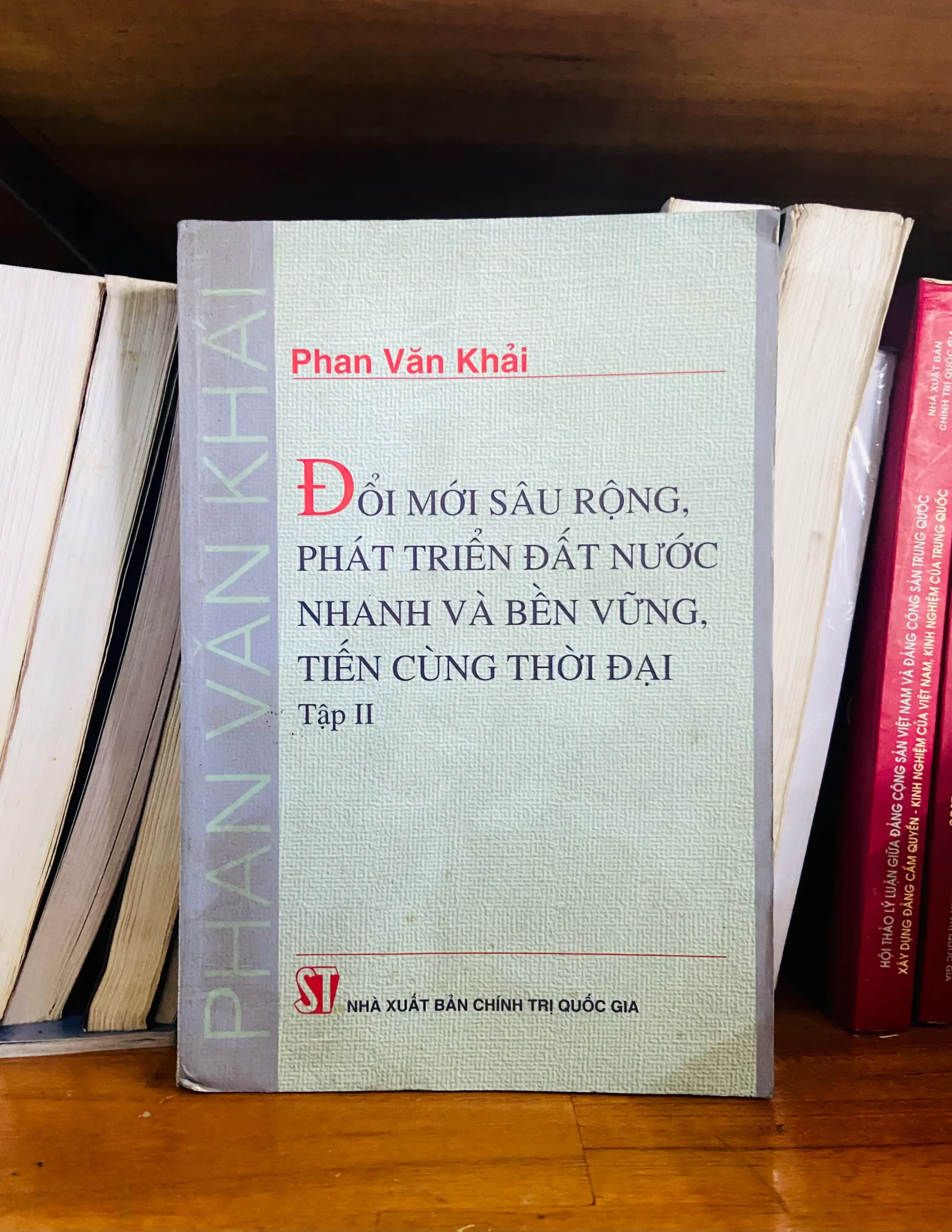 Đổi mới sâu rộng, Phát triển Đất nước - Phan Văn Khải - Pháp luật VAVOB1T2-85